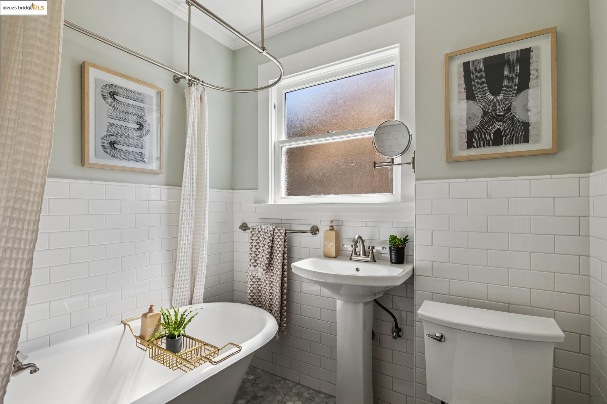 Detail Gallery Image 35 of 38 For 6426 Benvenue Ave #3,  Oakland,  CA 94618 - 2 Beds | 2 Baths