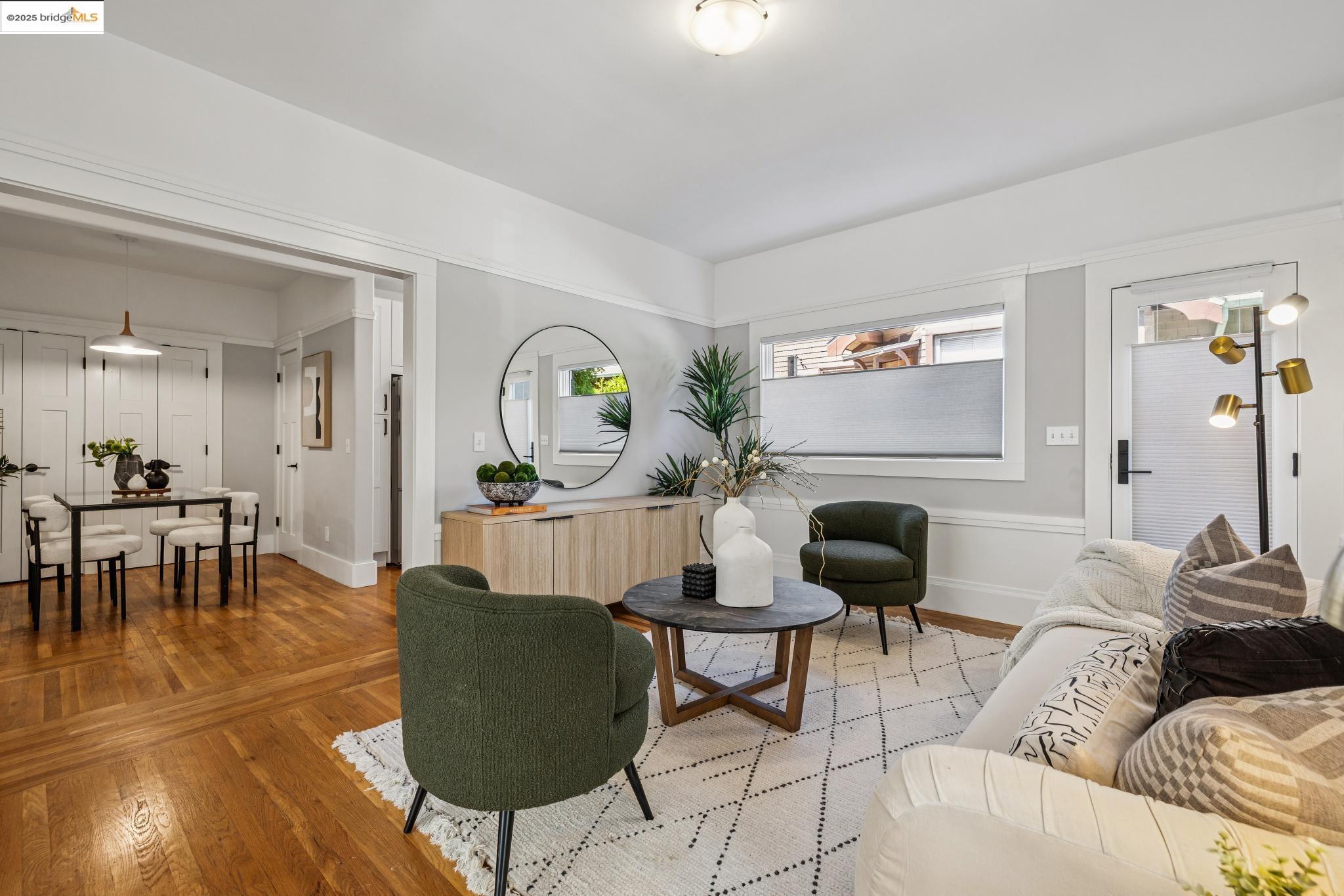 Detail Gallery Image 7 of 38 For 6426 Benvenue Ave #3,  Oakland,  CA 94618 - 2 Beds | 2 Baths