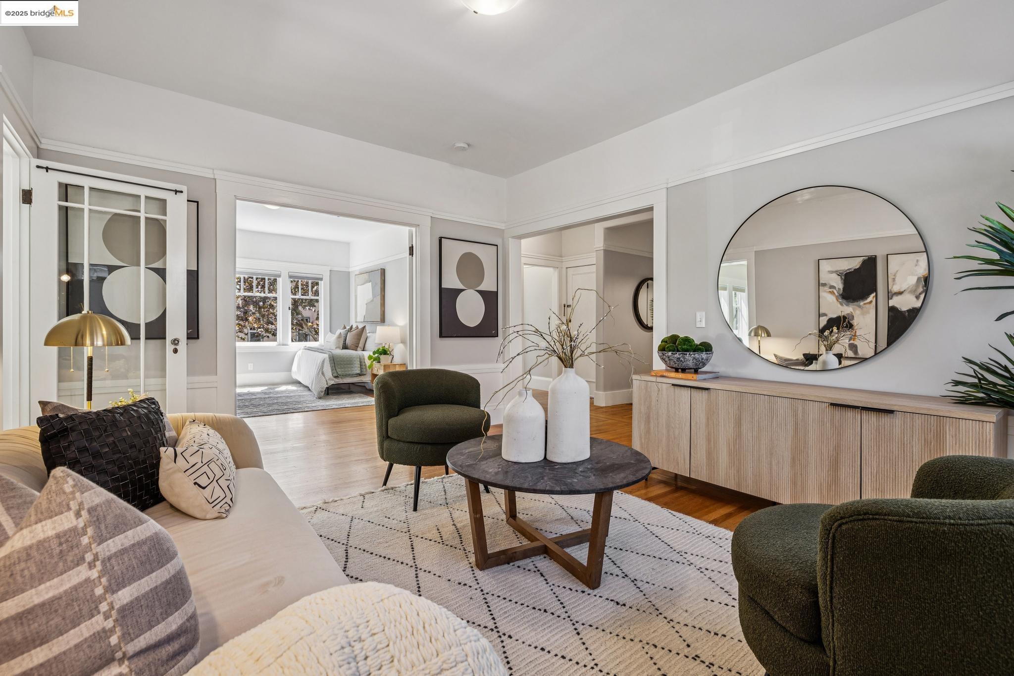 Detail Gallery Image 8 of 38 For 6426 Benvenue Ave #3,  Oakland,  CA 94618 - 2 Beds | 2 Baths