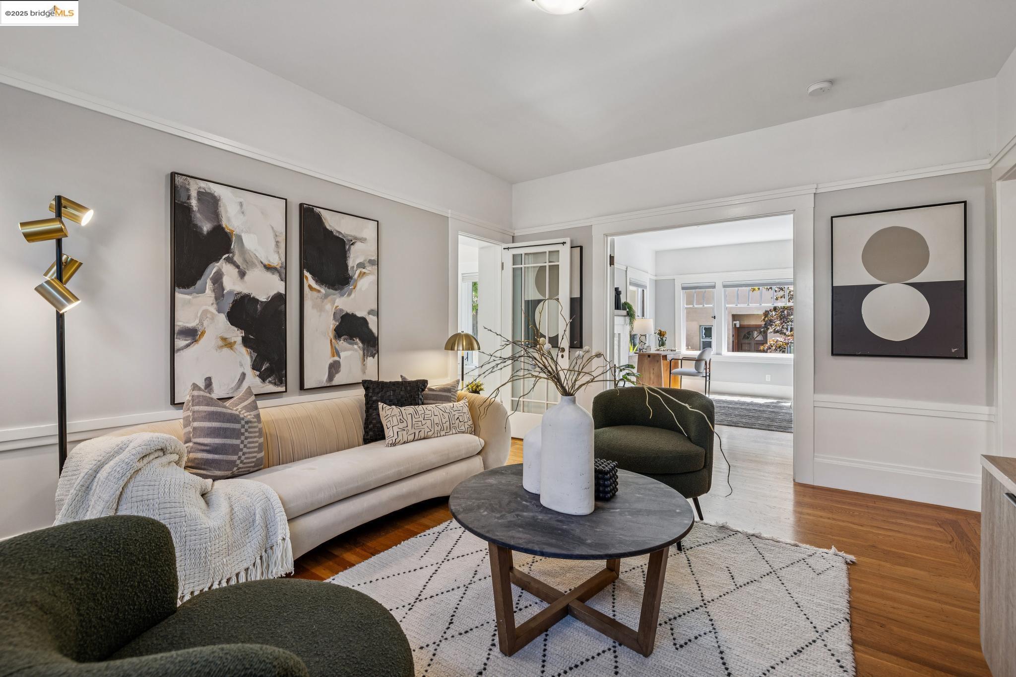 Detail Gallery Image 10 of 38 For 6426 Benvenue Ave #3,  Oakland,  CA 94618 - 2 Beds | 2 Baths