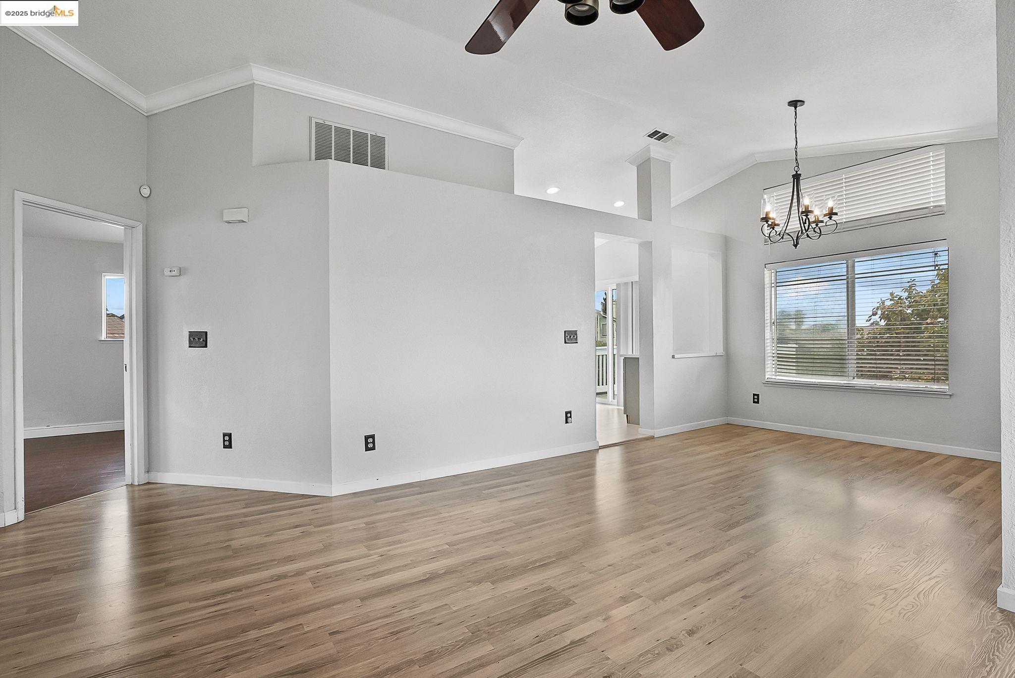 Detail Gallery Image 18 of 56 For 5165 Hereford Way, Antioch,  CA 94531 - 4 Beds | 2/1 Baths