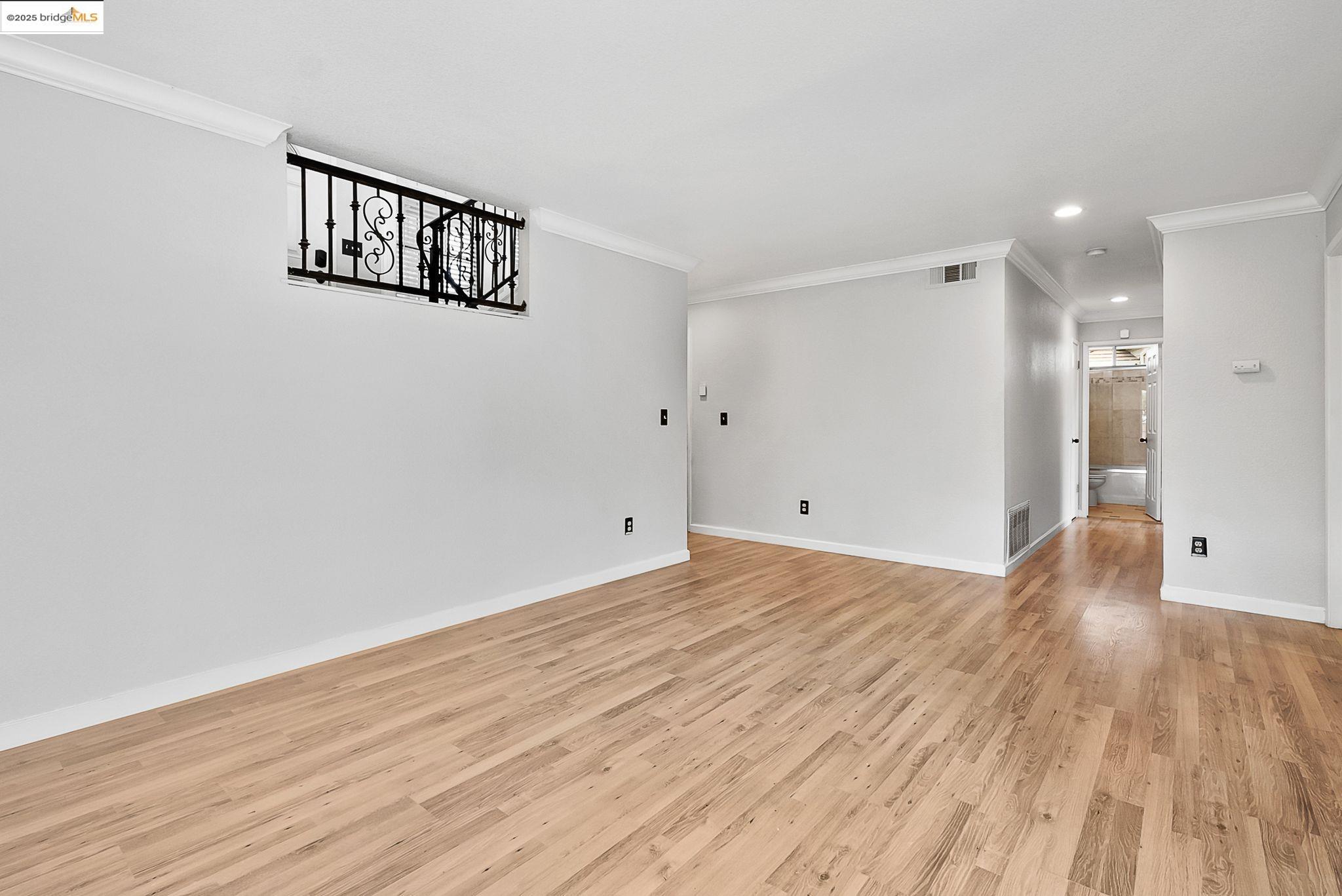 Detail Gallery Image 9 of 56 For 5165 Hereford Way, Antioch,  CA 94531 - 4 Beds | 2/1 Baths