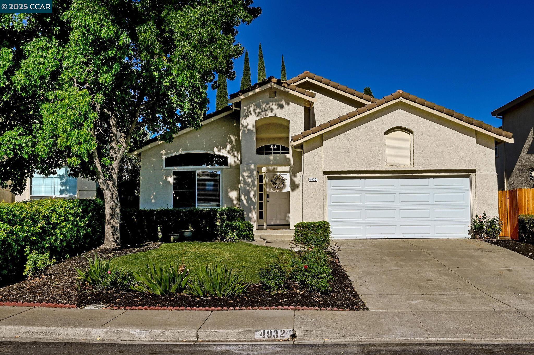 Detail Gallery Image 1 of 25 For 4932 Bridle Way, Antioch,  CA 94531 - 3 Beds | 2 Baths