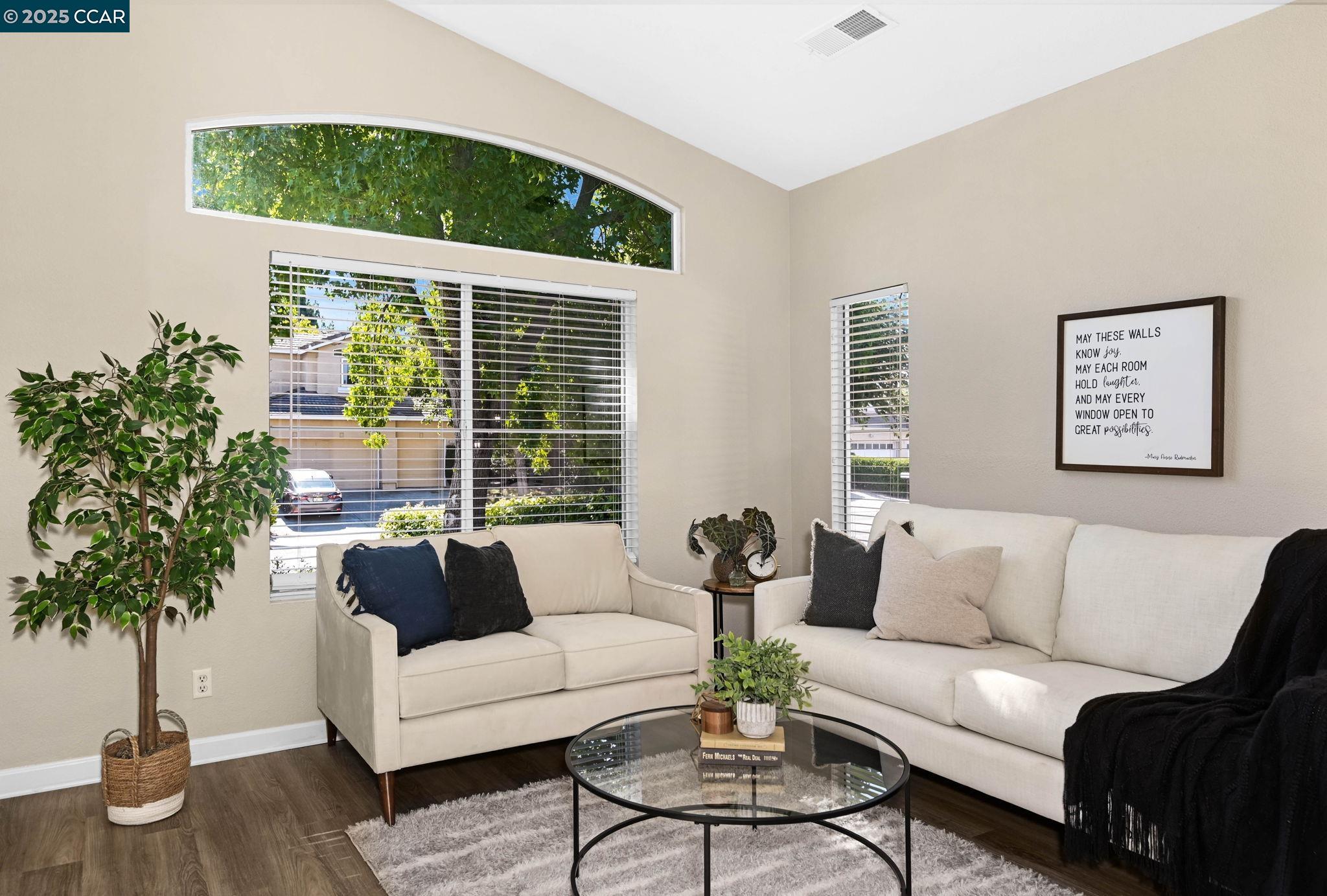 Detail Gallery Image 4 of 25 For 4932 Bridle Way, Antioch,  CA 94531 - 3 Beds | 2 Baths