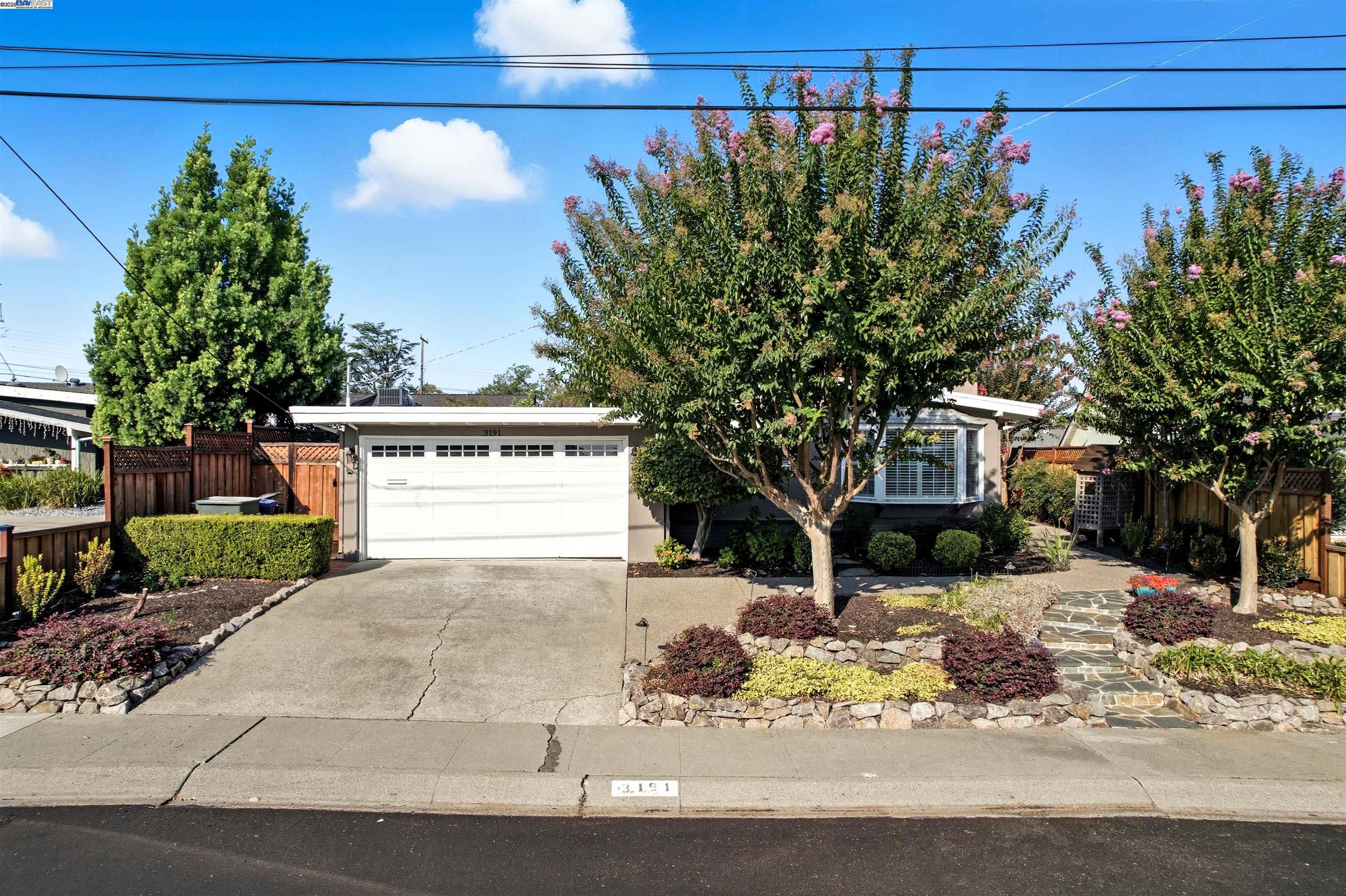 Front Image Thumbnail for BE41109437