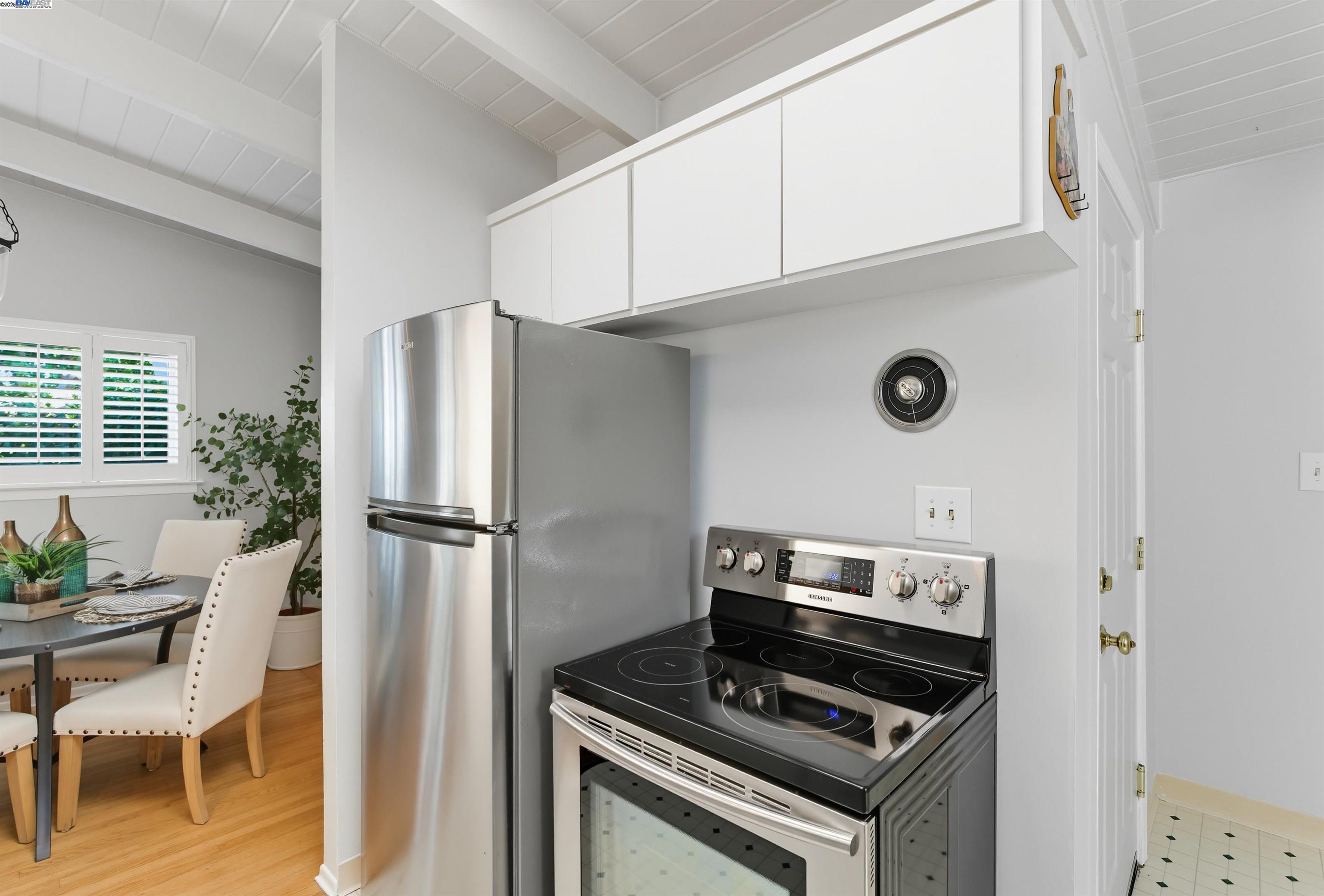 Detail Gallery Image 13 of 30 For 3191 Hillview Ct, Concord,  CA 94519 - 3 Beds | 2 Baths