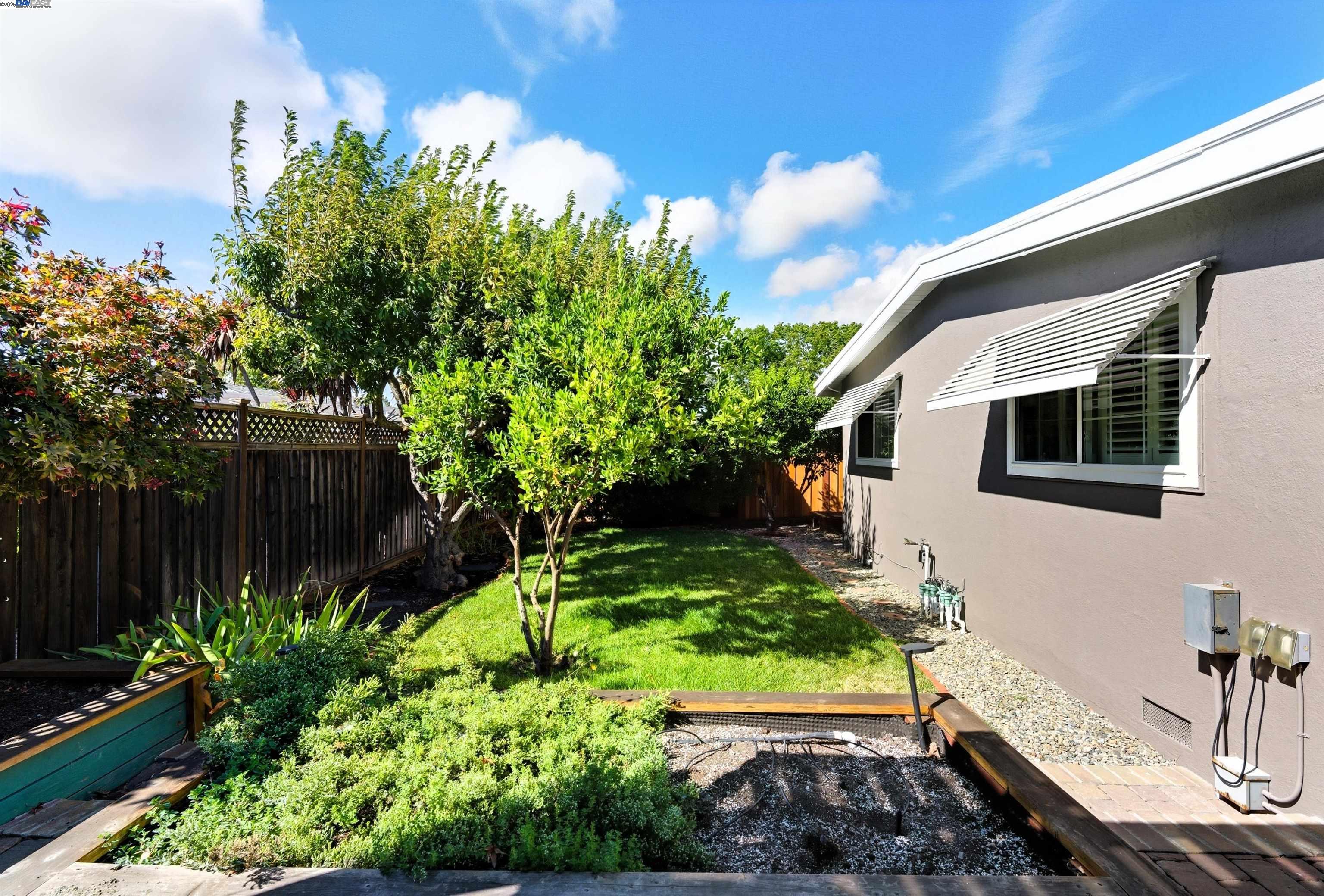 Detail Gallery Image 25 of 30 For 3191 Hillview Ct, Concord,  CA 94519 - 3 Beds | 2 Baths