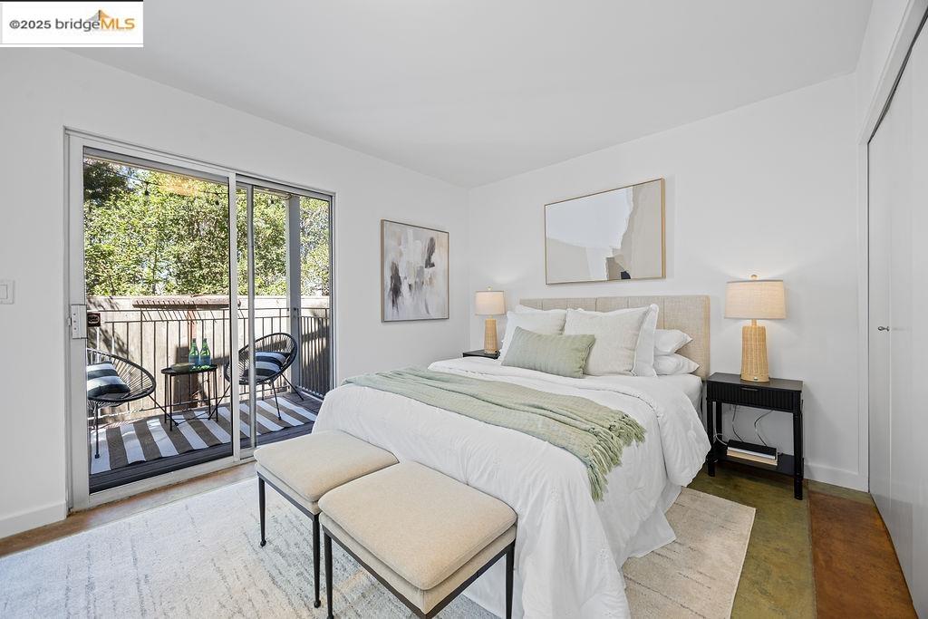 Detail Gallery Image 12 of 41 For 3927 Cerrito Ave, Oakland,  CA 94611 - 2 Beds | 2 Baths
