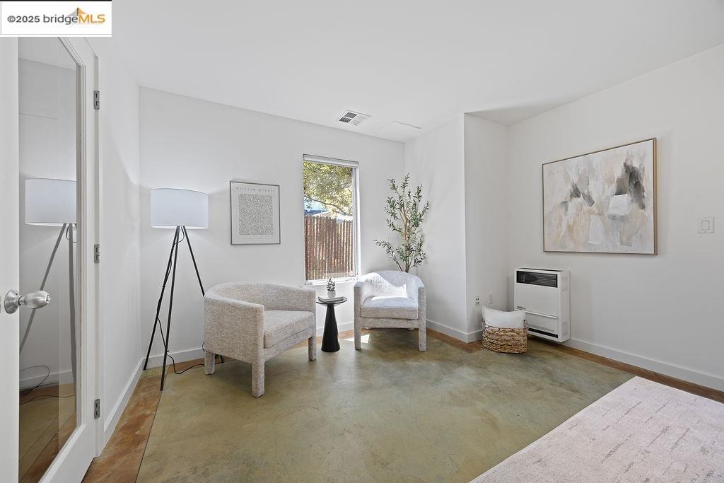 Detail Gallery Image 13 of 41 For 3927 Cerrito Ave, Oakland,  CA 94611 - 2 Beds | 2 Baths