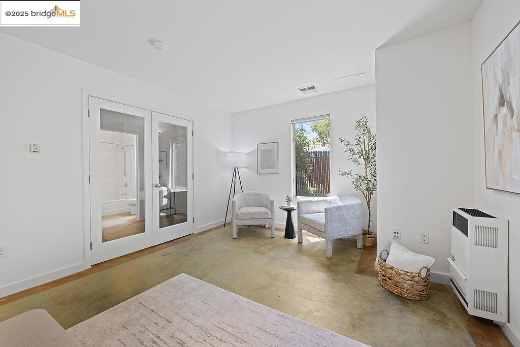 Detail Gallery Image 16 of 41 For 3927 Cerrito Ave, Oakland,  CA 94611 - 2 Beds | 2 Baths