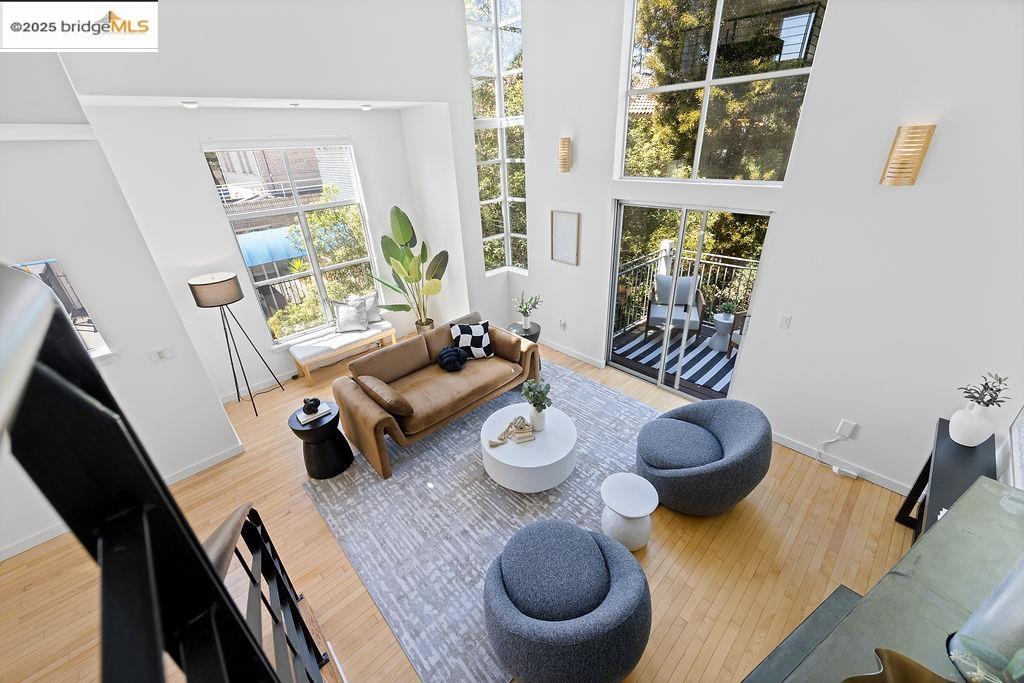 Detail Gallery Image 30 of 41 For 3927 Cerrito Ave, Oakland,  CA 94611 - 2 Beds | 2 Baths