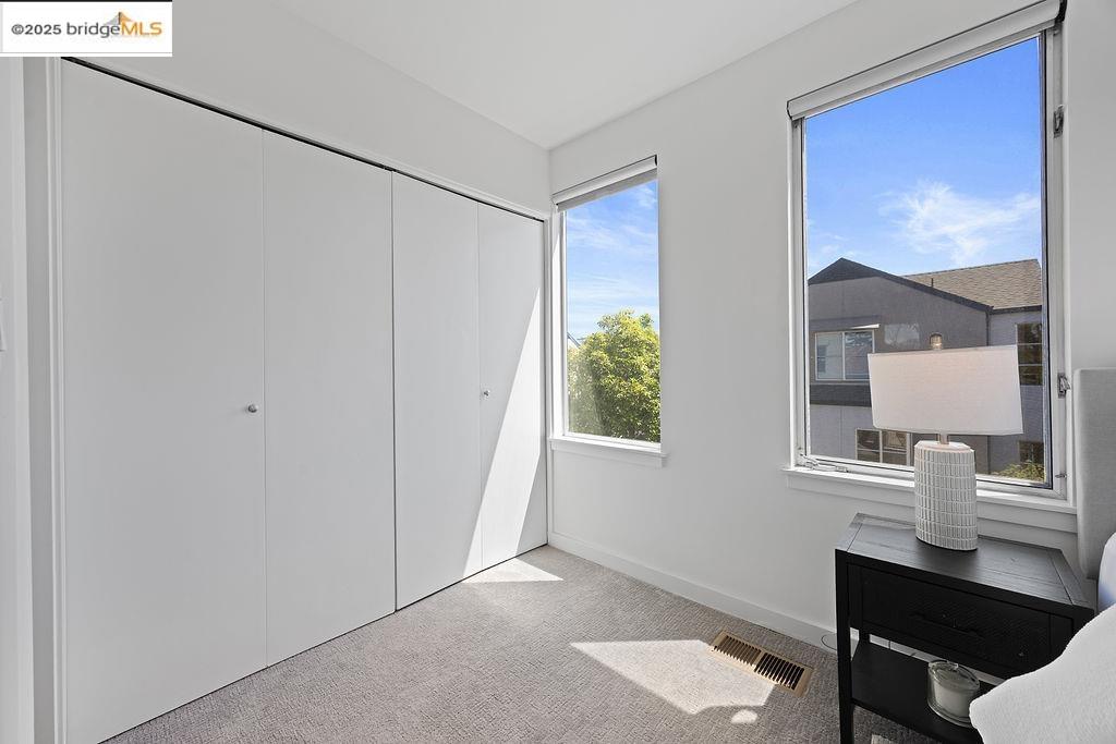 Detail Gallery Image 34 of 41 For 3927 Cerrito Ave, Oakland,  CA 94611 - 2 Beds | 2 Baths