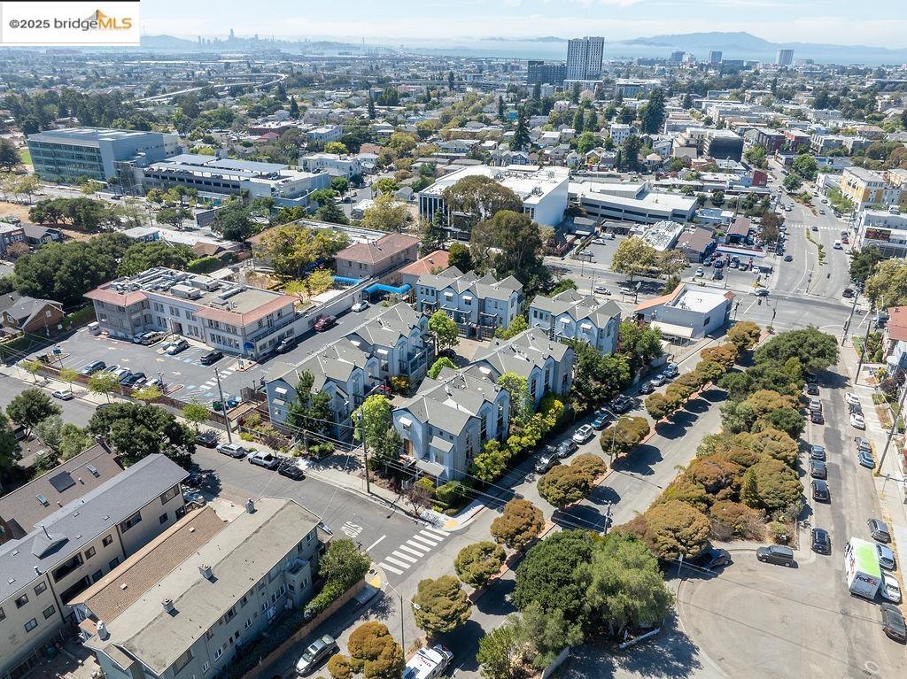 Detail Gallery Image 40 of 41 For 3927 Cerrito Ave, Oakland,  CA 94611 - 2 Beds | 2 Baths