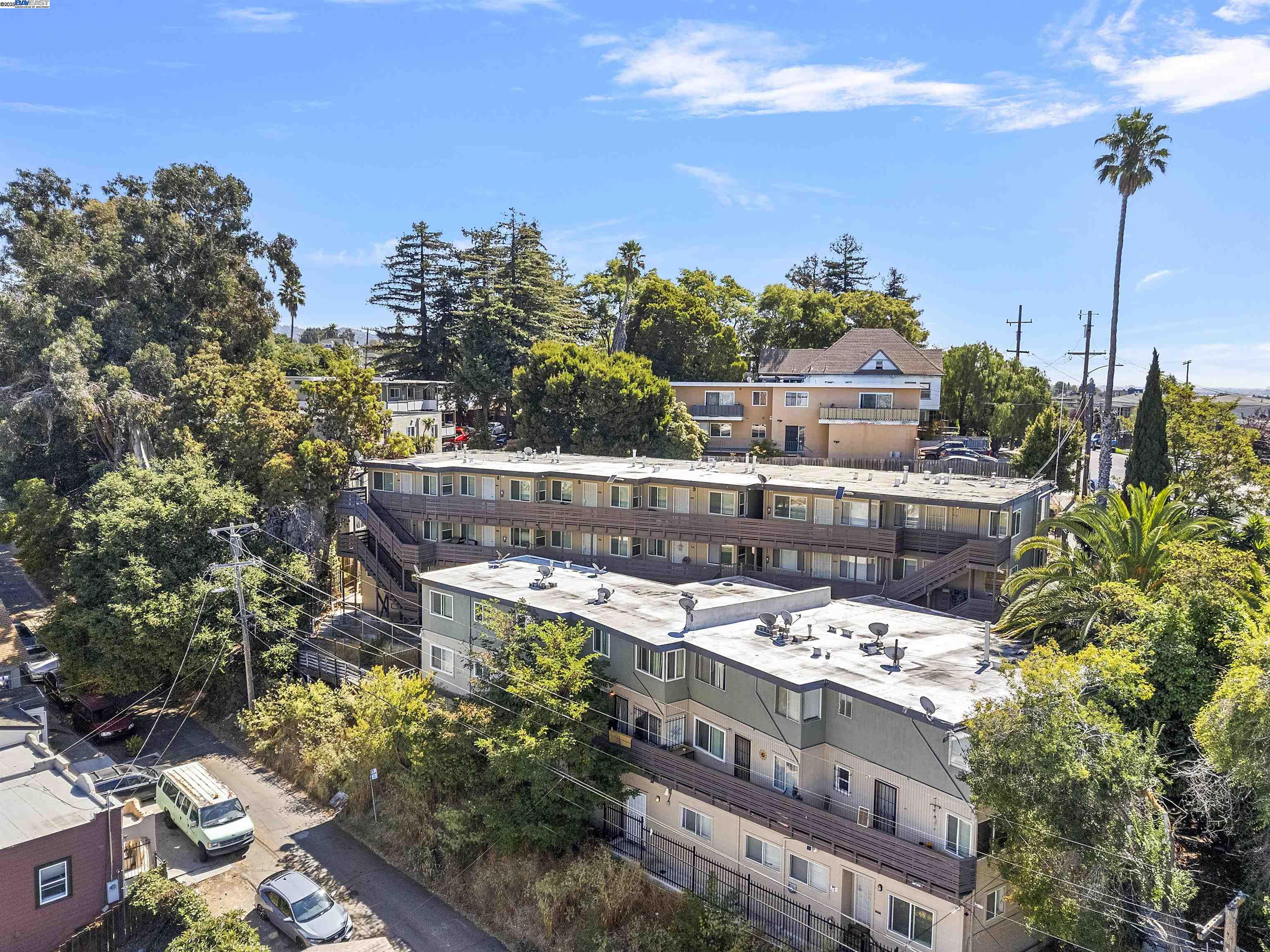 Detail Gallery Image 2 of 6 For 1810 E 25th Street, Oakland,  CA 94606 - – Beds | – Baths