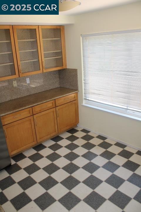 Detail Gallery Image 12 of 40 For 151 Grenadine Way, Hercules,  CA 94547 - 3 Beds | 2/1 Baths