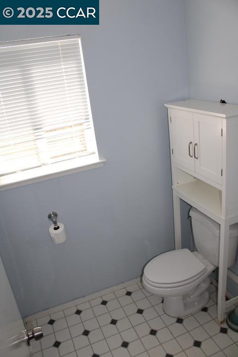 Detail Gallery Image 15 of 40 For 151 Grenadine Way, Hercules,  CA 94547 - 3 Beds | 2/1 Baths