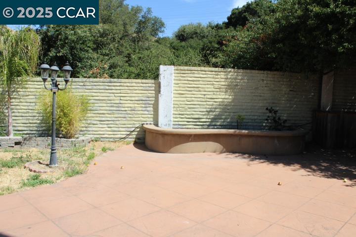 Detail Gallery Image 39 of 40 For 151 Grenadine Way, Hercules,  CA 94547 - 3 Beds | 2/1 Baths