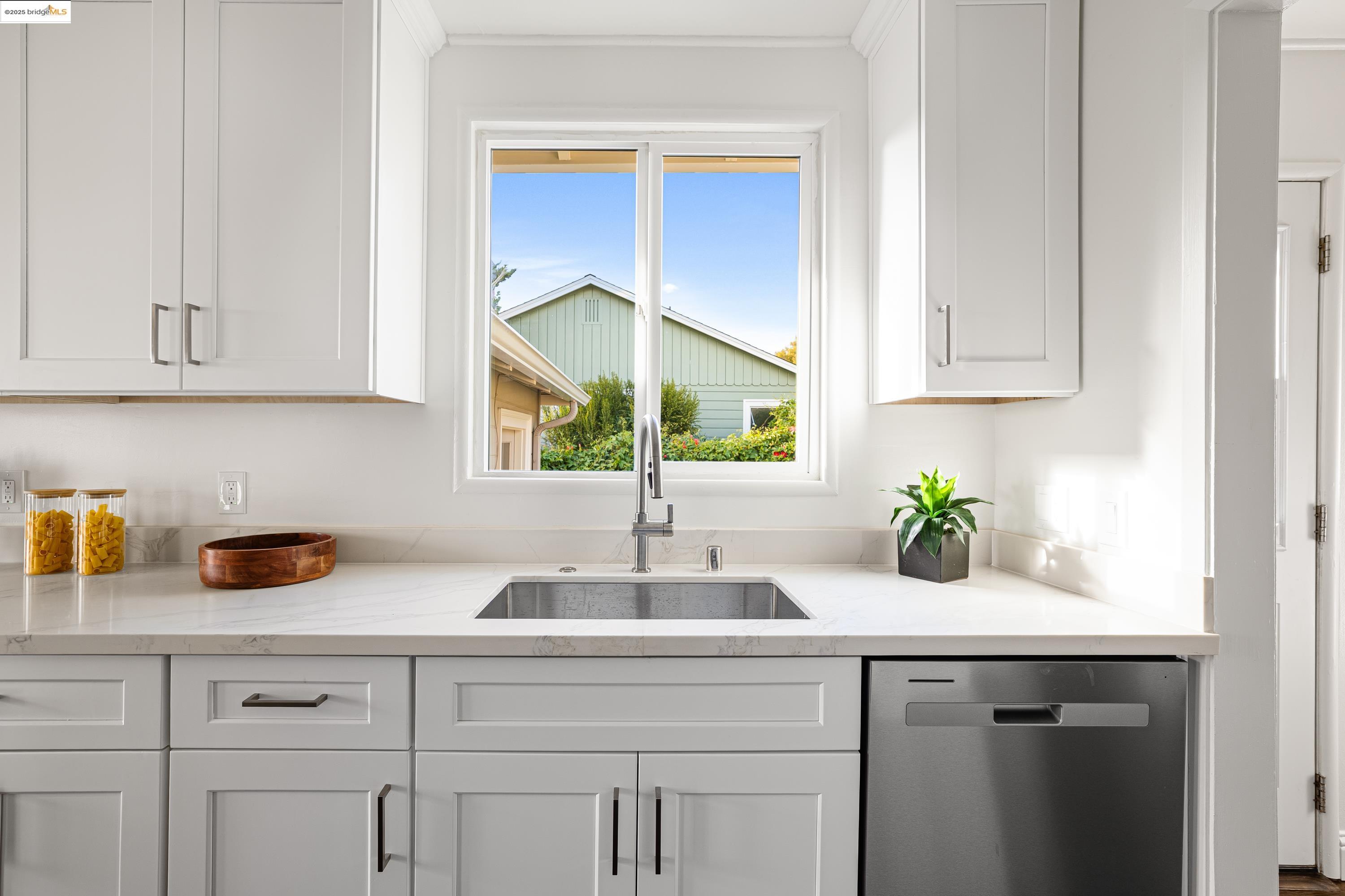 Detail Gallery Image 27 of 60 For 1408 Everett St, El Cerrito,  CA 94530 - 3 Beds | 1 Baths