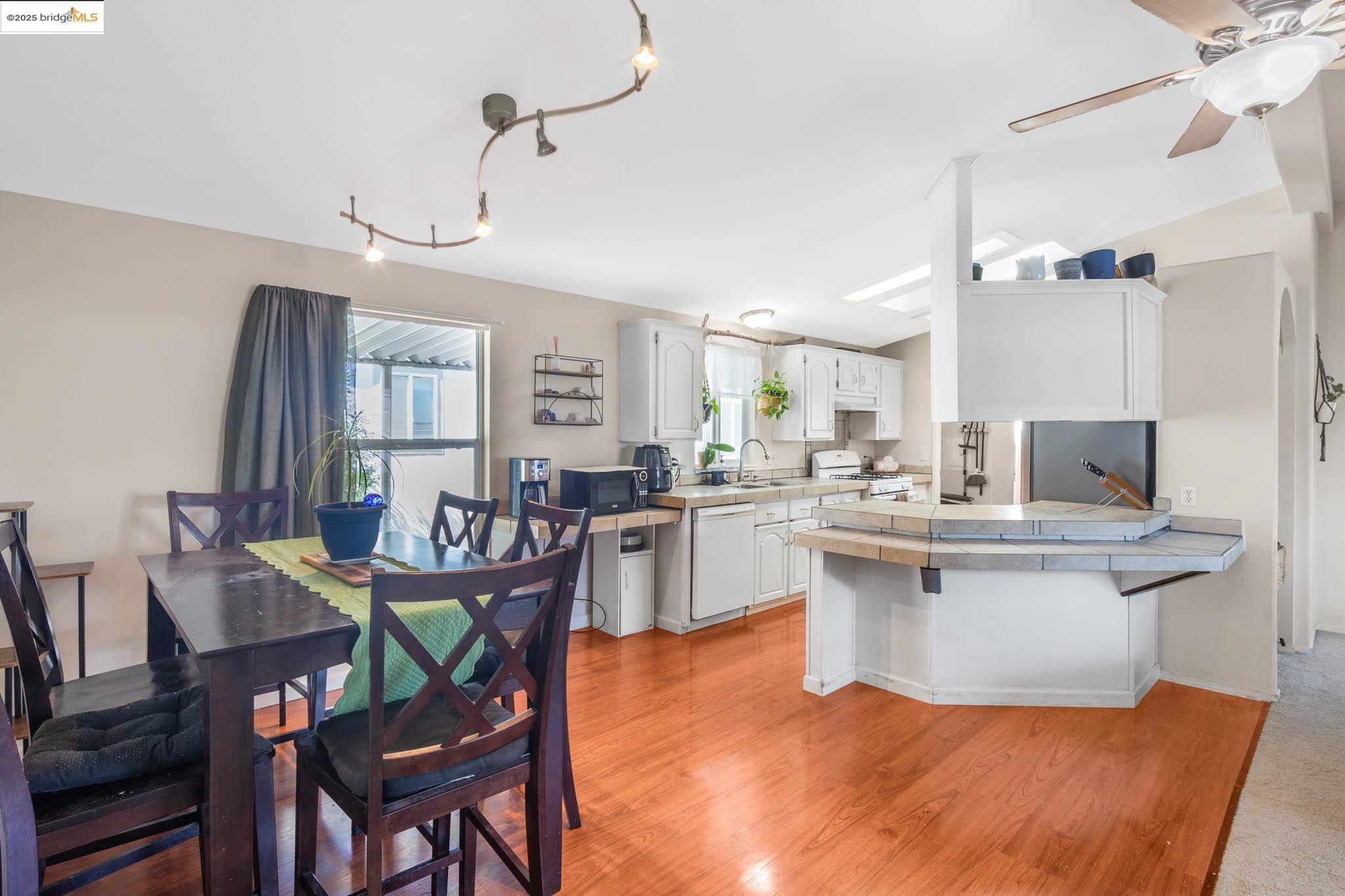Detail Gallery Image 12 of 47 For 16711 Marsh Creek Rd #158,  Clayton,  CA 94517 - 3 Beds | 2 Baths