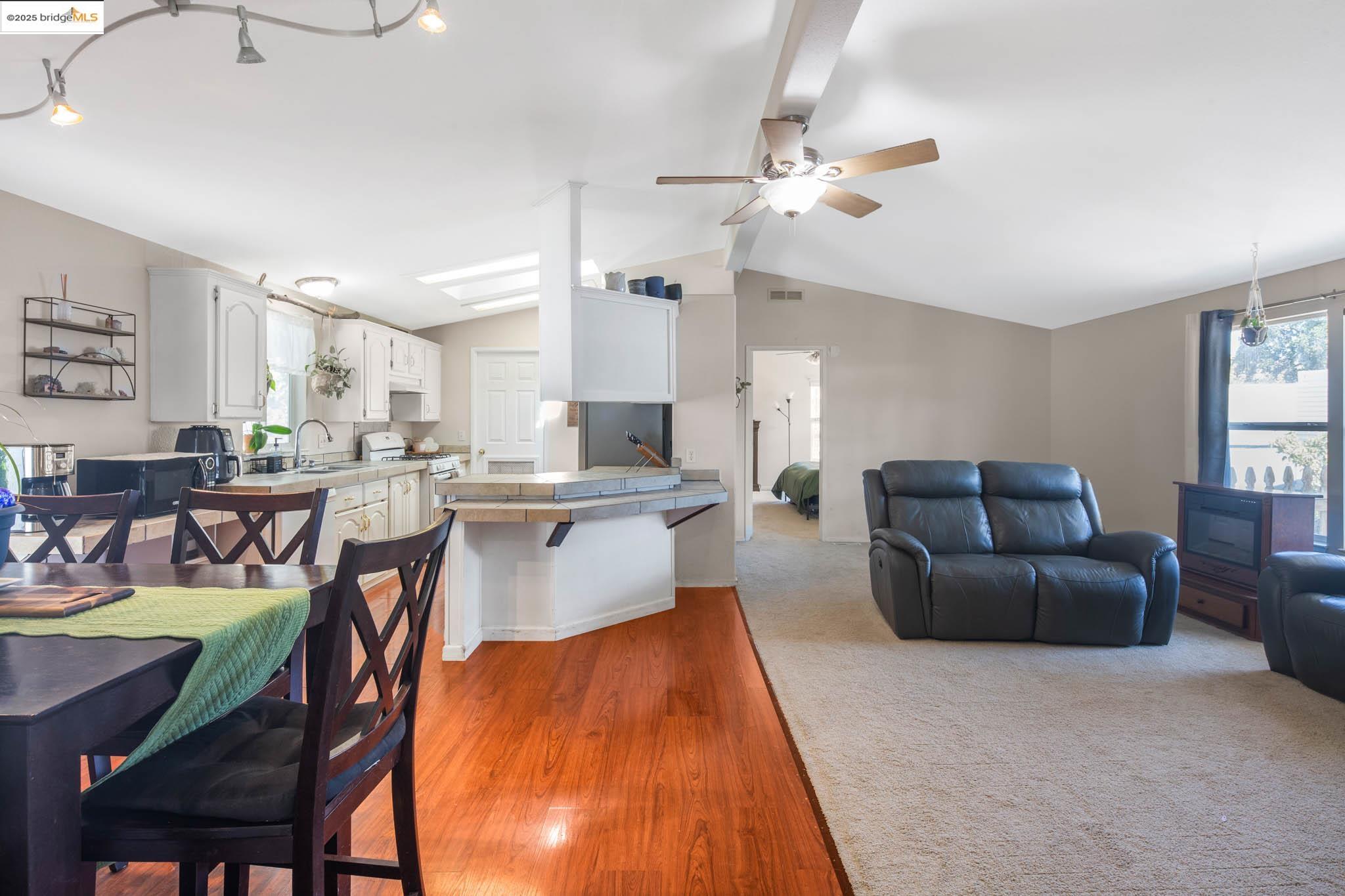Detail Gallery Image 14 of 47 For 16711 Marsh Creek Rd #158,  Clayton,  CA 94517 - 3 Beds | 2 Baths
