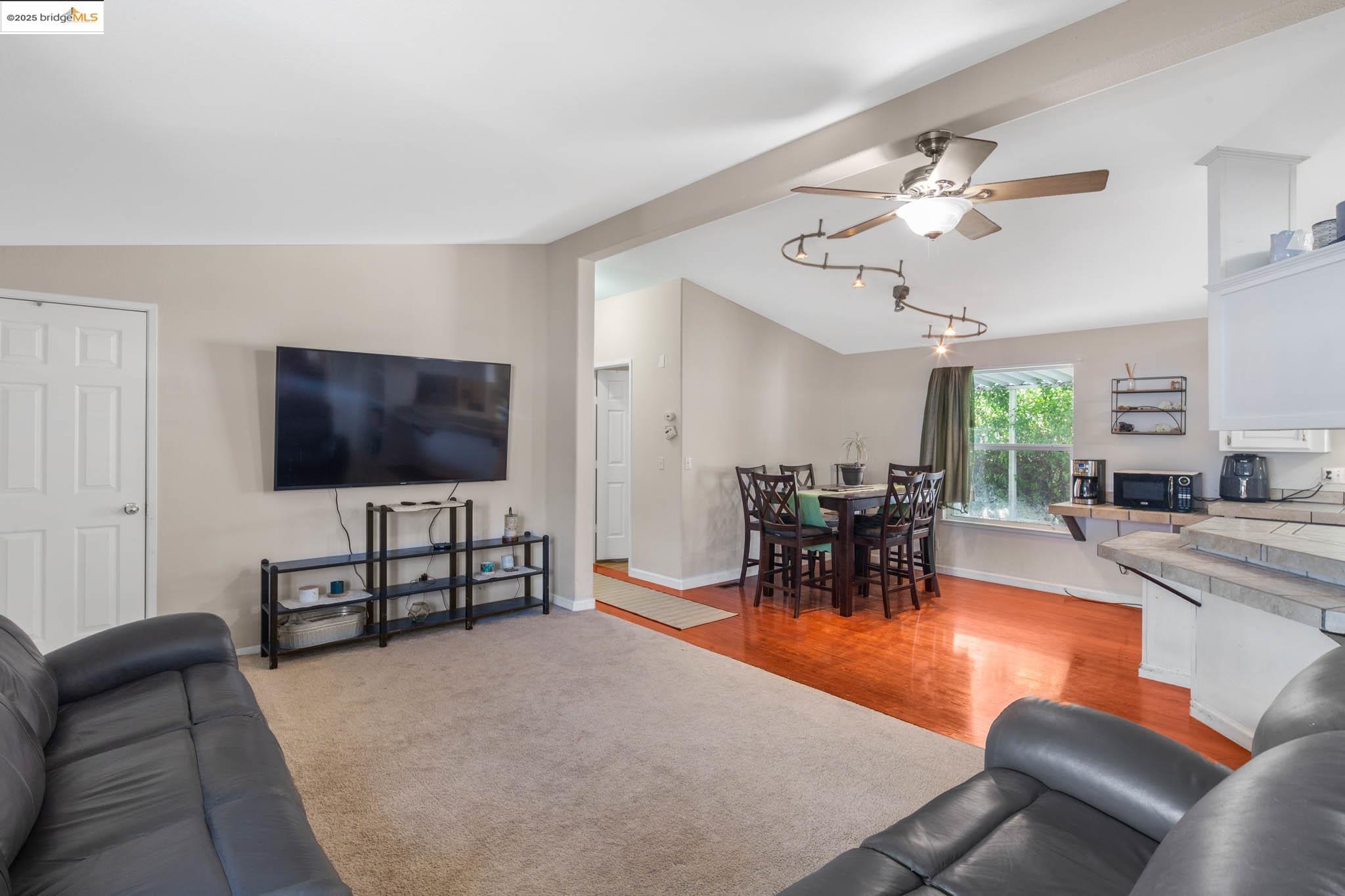 Detail Gallery Image 8 of 47 For 16711 Marsh Creek Rd #158,  Clayton,  CA 94517 - 3 Beds | 2 Baths