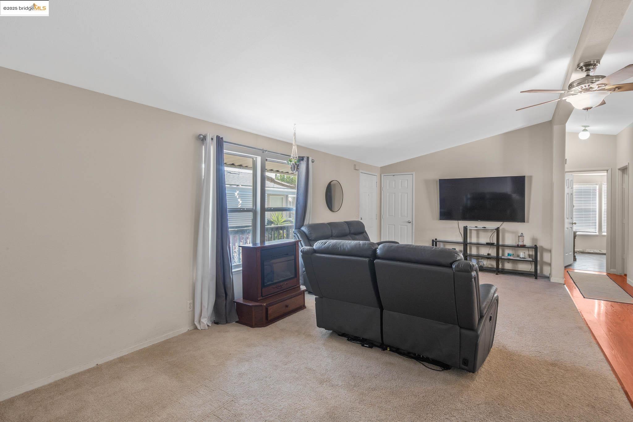 Detail Gallery Image 9 of 47 For 16711 Marsh Creek Rd #158,  Clayton,  CA 94517 - 3 Beds | 2 Baths