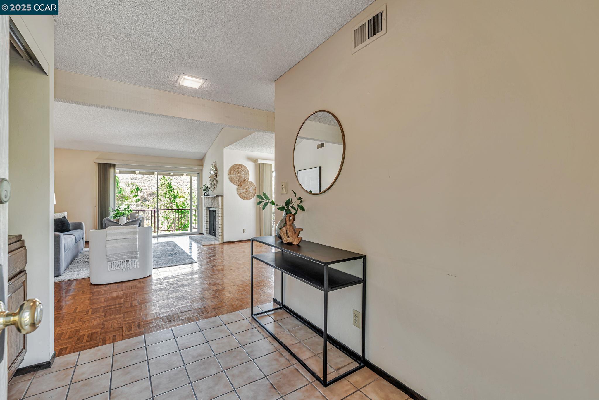 Photo #7: 41109455 Listing: Photo #7