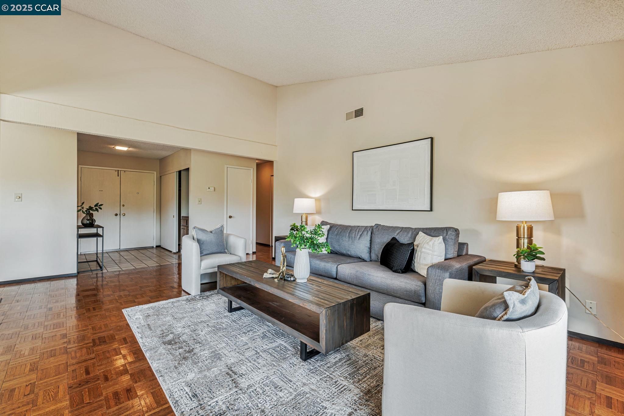 Photo #10: 41109455 Listing: Photo #10