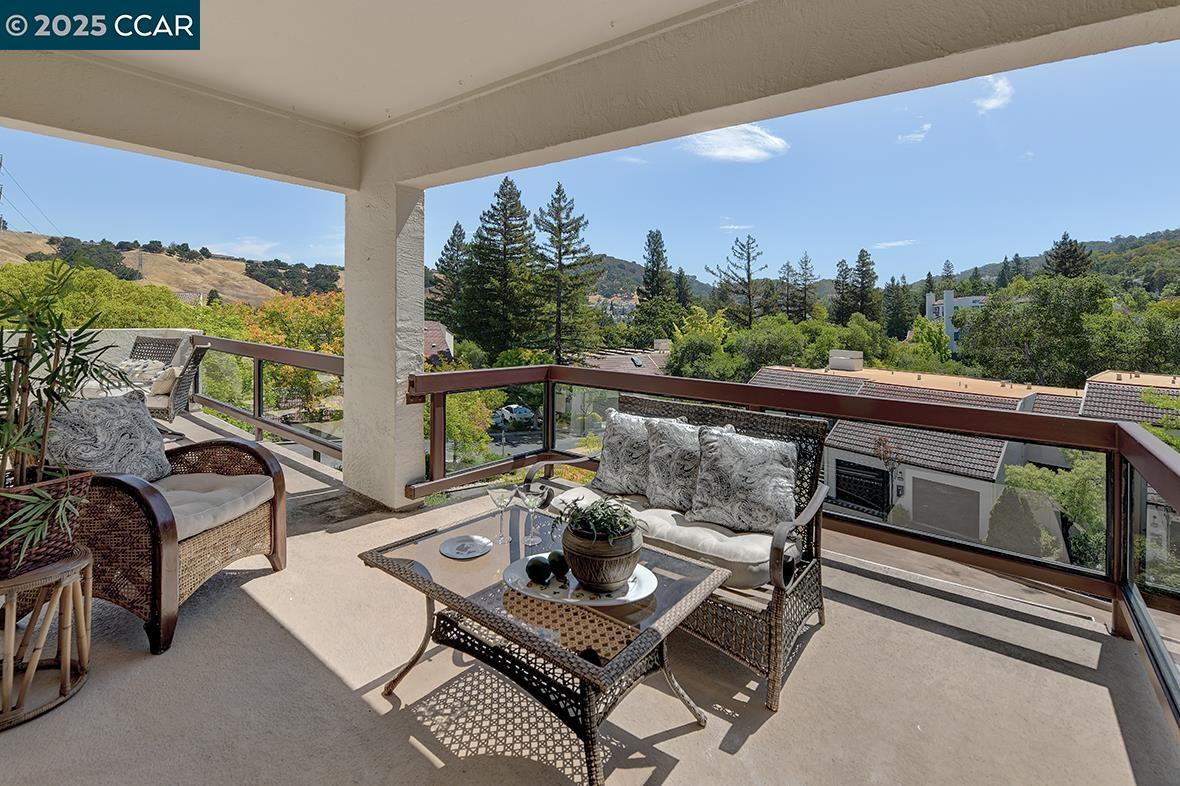 Detail Gallery Image 15 of 60 For 3244 Terra Granada Dr 1b,  Walnut Creek,  CA 94595 - 2 Beds | 2 Baths