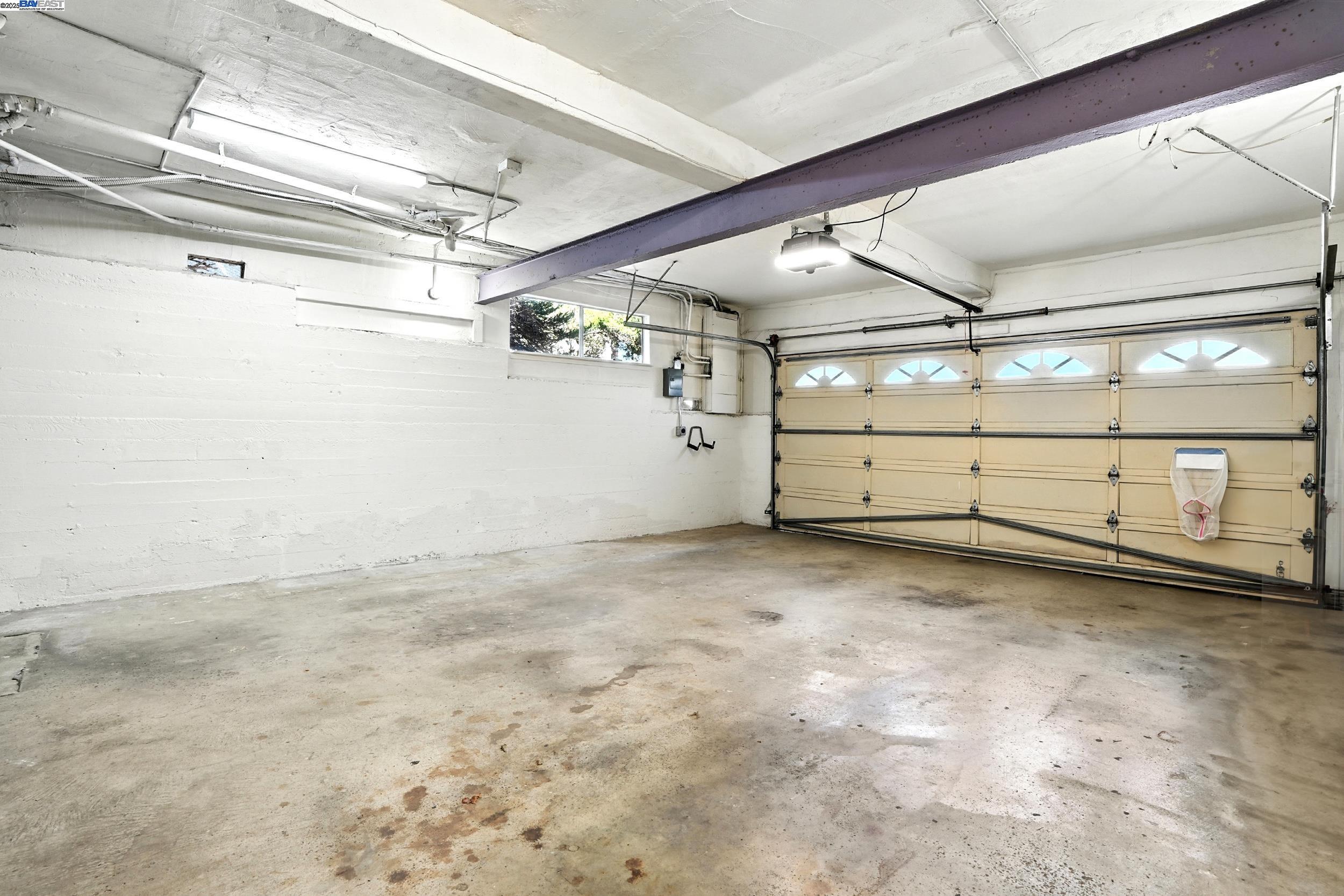 Detail Gallery Image 21 of 25 For 166 Oakview Dr., San Carlos,  CA 94070 - 2 Beds | 2 Baths