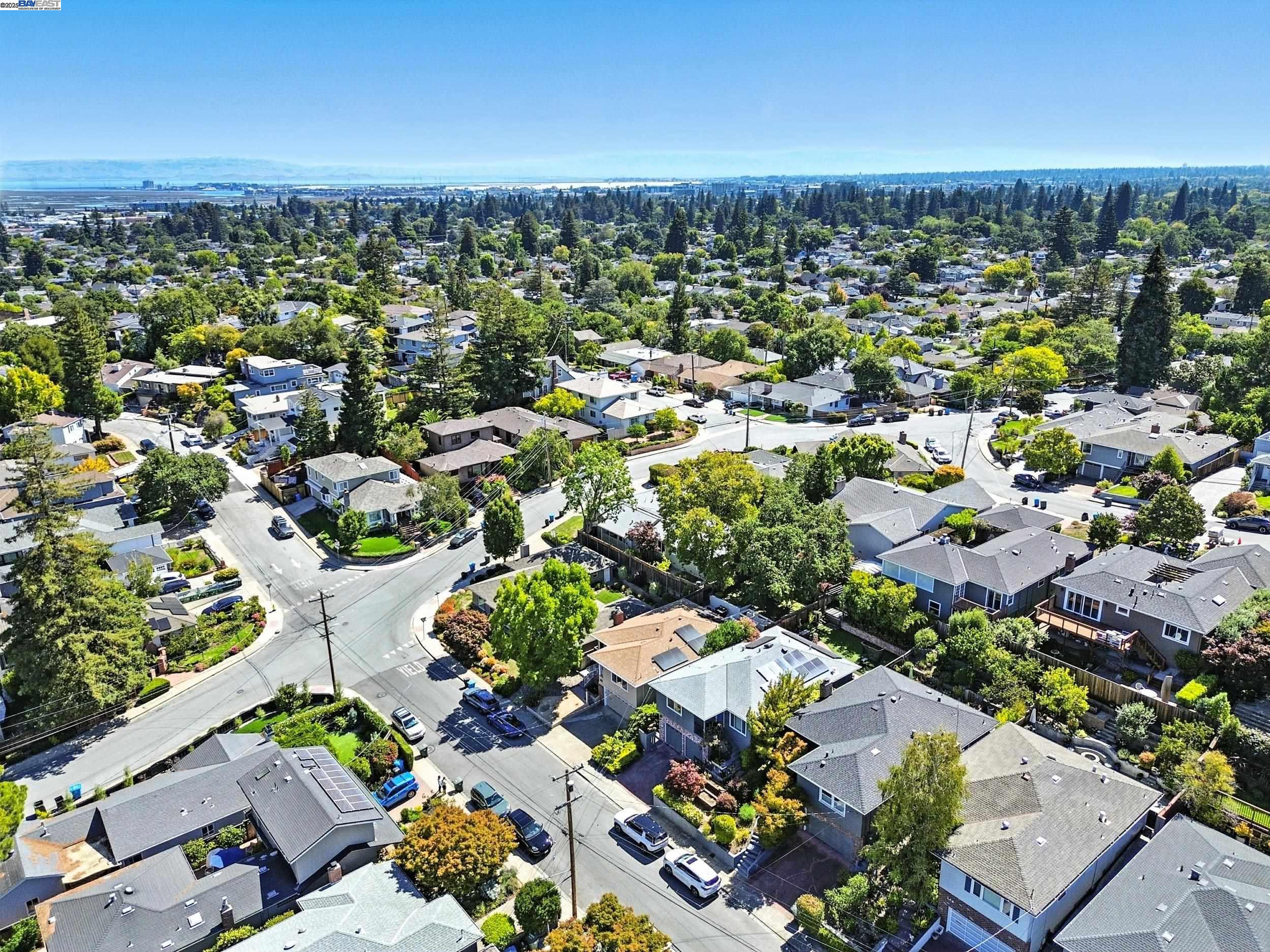 Detail Gallery Image 24 of 25 For 166 Oakview Dr., San Carlos,  CA 94070 - 2 Beds | 2 Baths