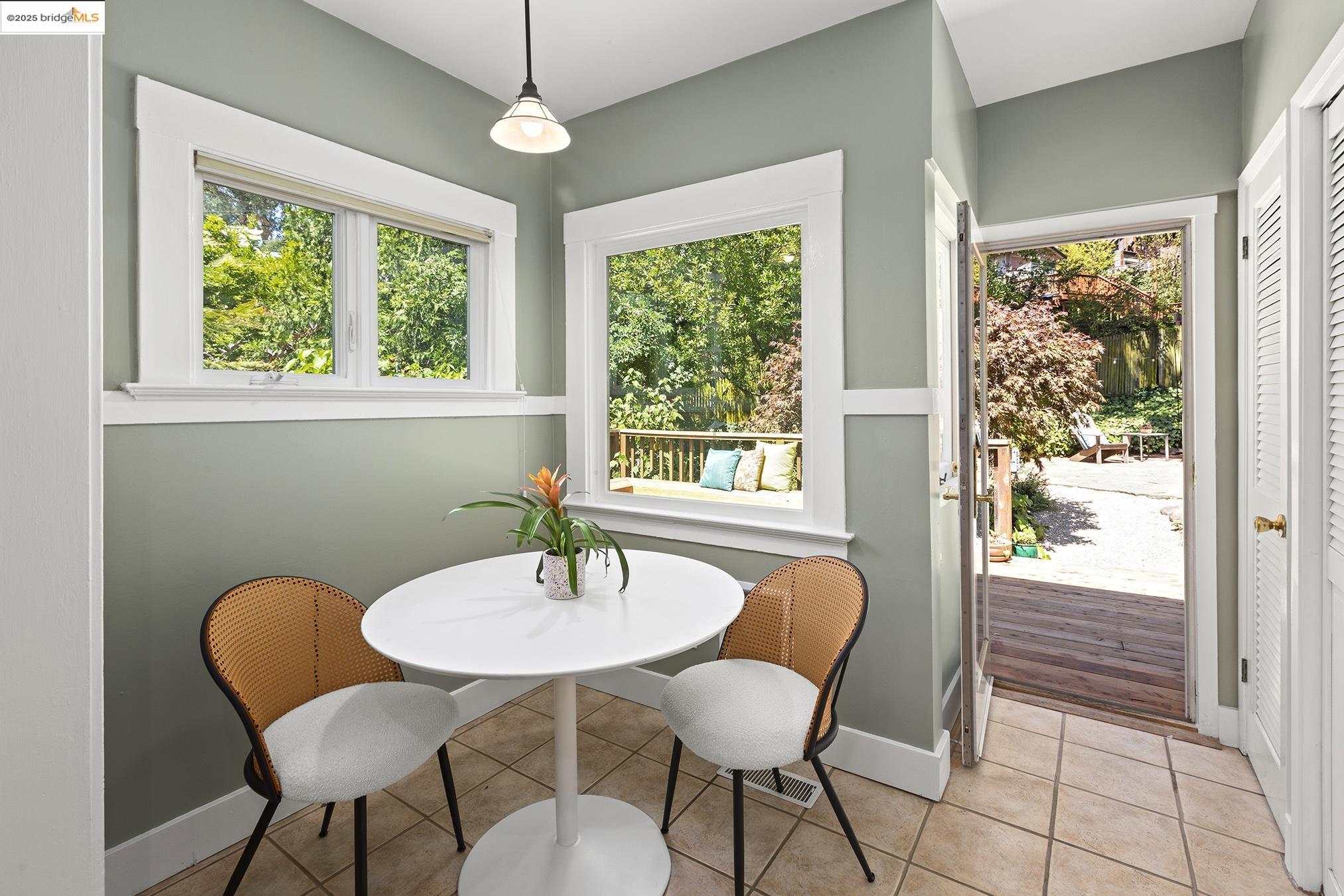 Detail Gallery Image 16 of 60 For 1081 Keith Ave, Berkeley,  CA 94708 - 3 Beds | 2 Baths