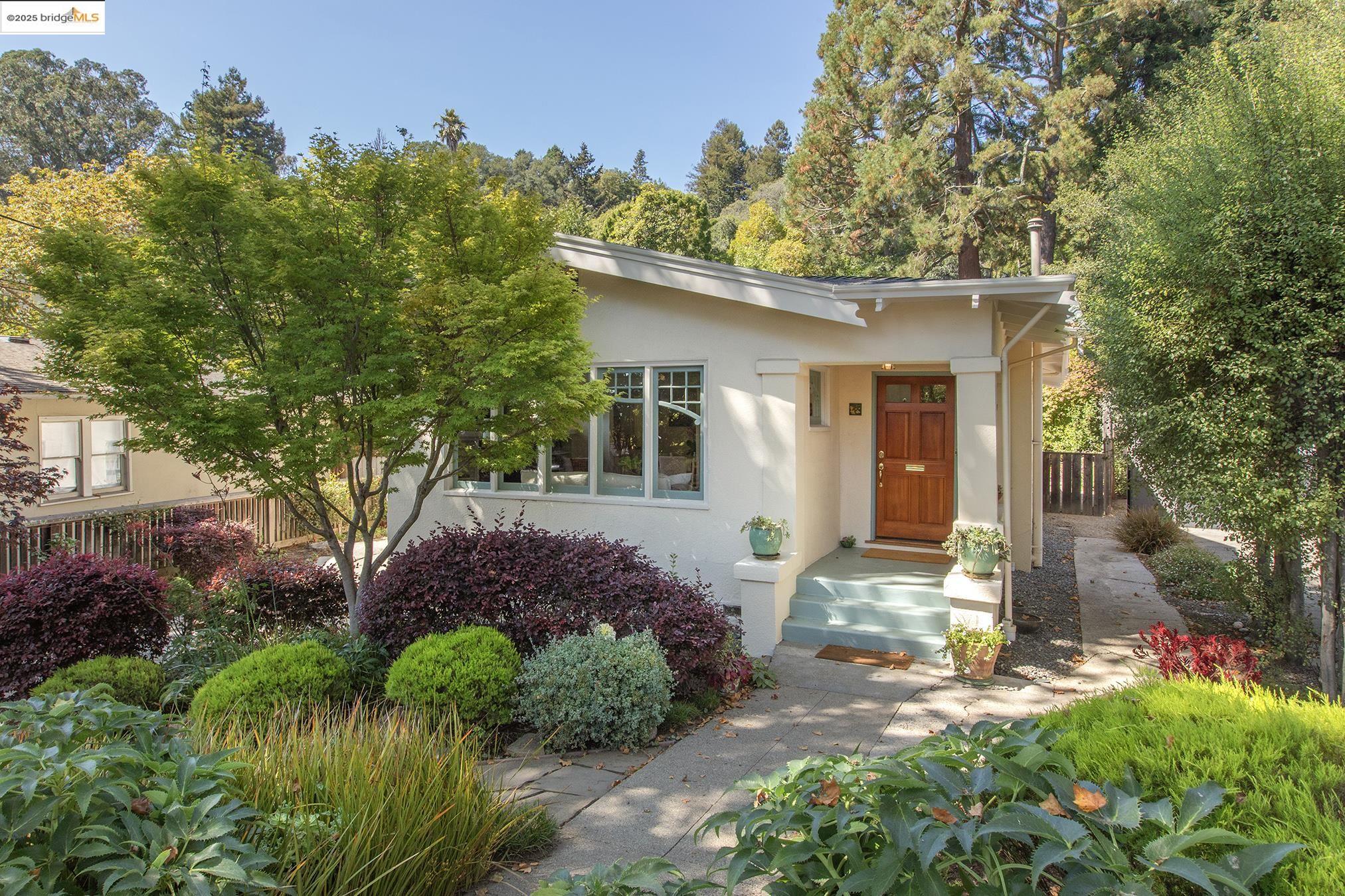 Detail Gallery Image 4 of 60 For 1081 Keith Ave, Berkeley,  CA 94708 - 3 Beds | 2 Baths
