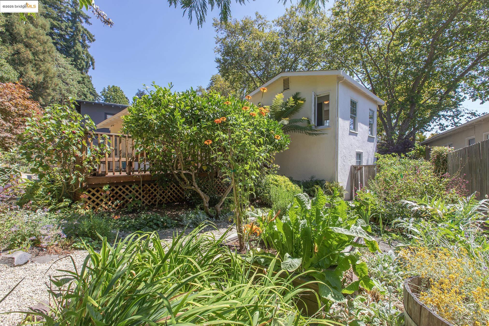 Detail Gallery Image 32 of 60 For 1081 Keith Ave, Berkeley,  CA 94708 - 3 Beds | 2 Baths
