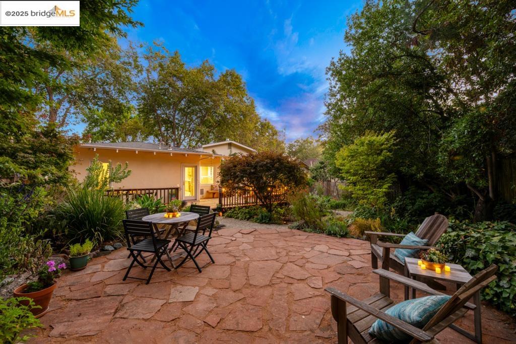 Detail Gallery Image 34 of 60 For 1081 Keith Ave, Berkeley,  CA 94708 - 3 Beds | 2 Baths