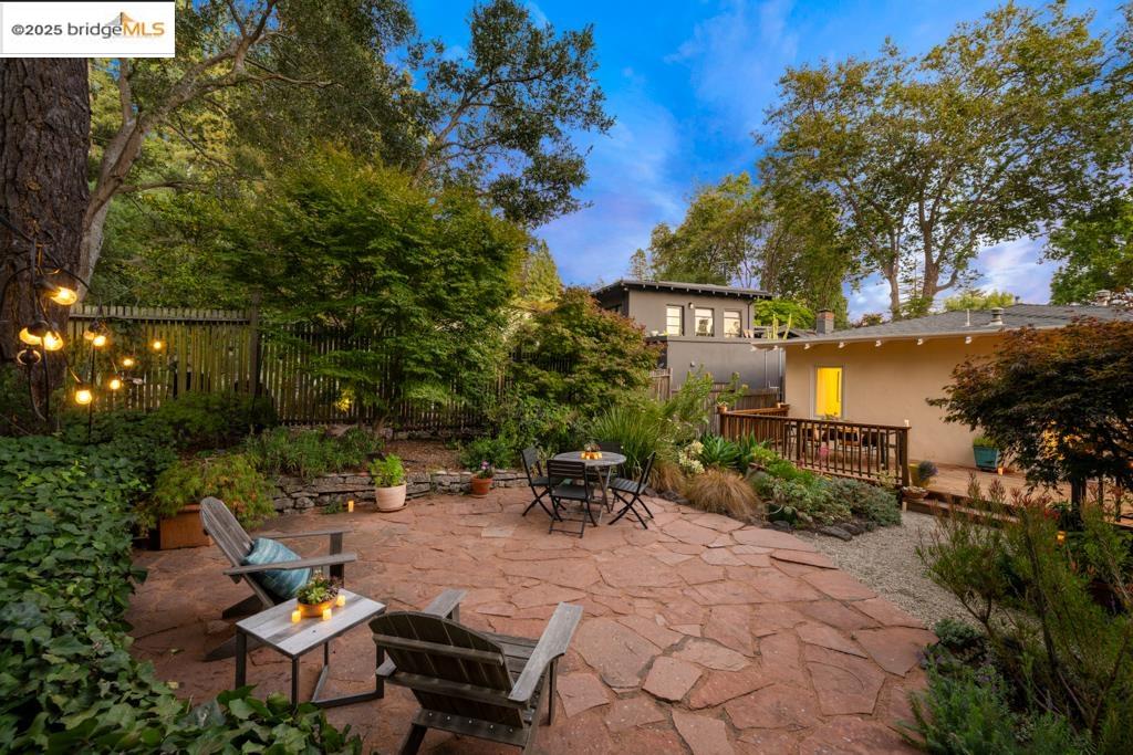 Detail Gallery Image 37 of 60 For 1081 Keith Ave, Berkeley,  CA 94708 - 3 Beds | 2 Baths