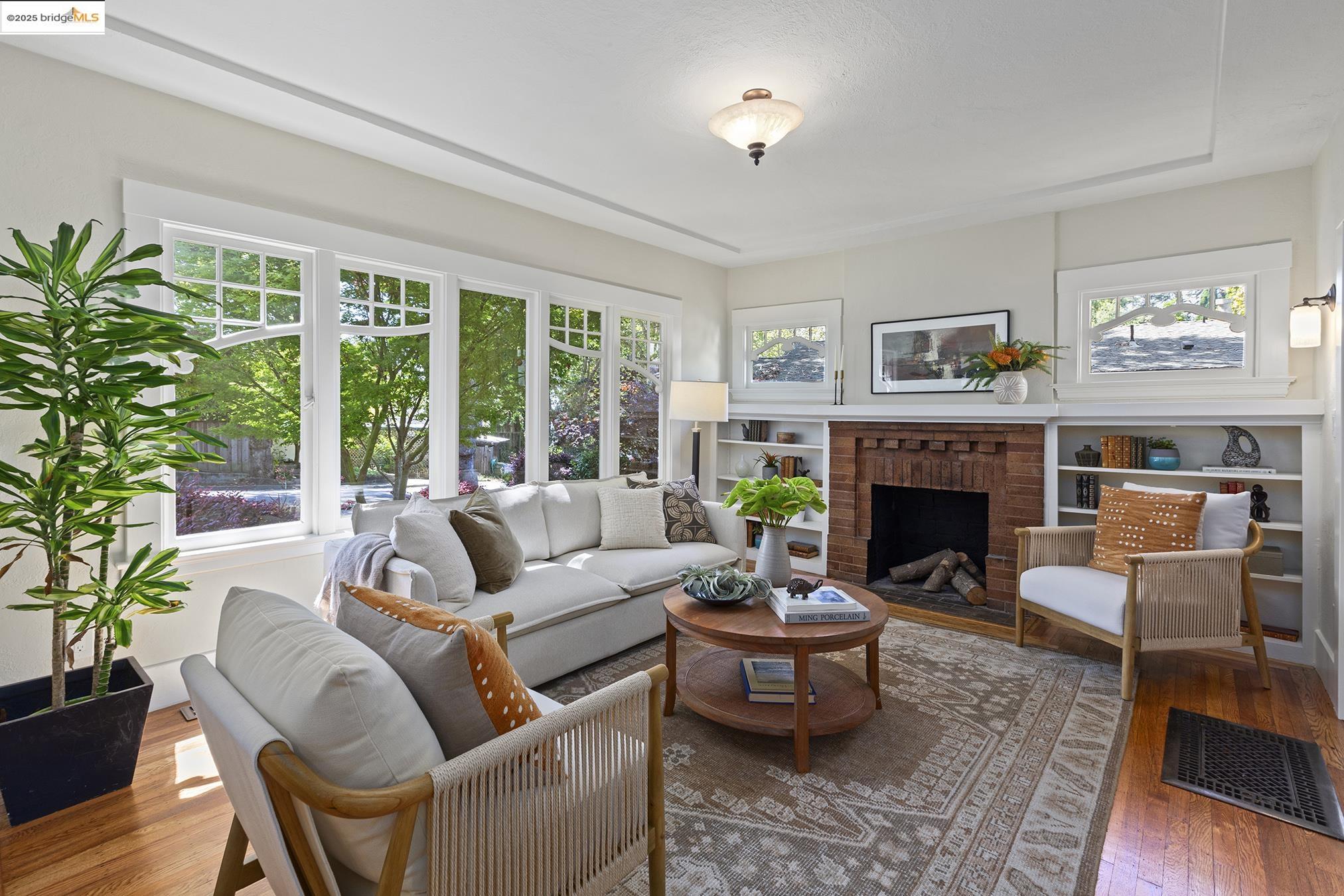 Detail Gallery Image 6 of 60 For 1081 Keith Ave, Berkeley,  CA 94708 - 3 Beds | 2 Baths