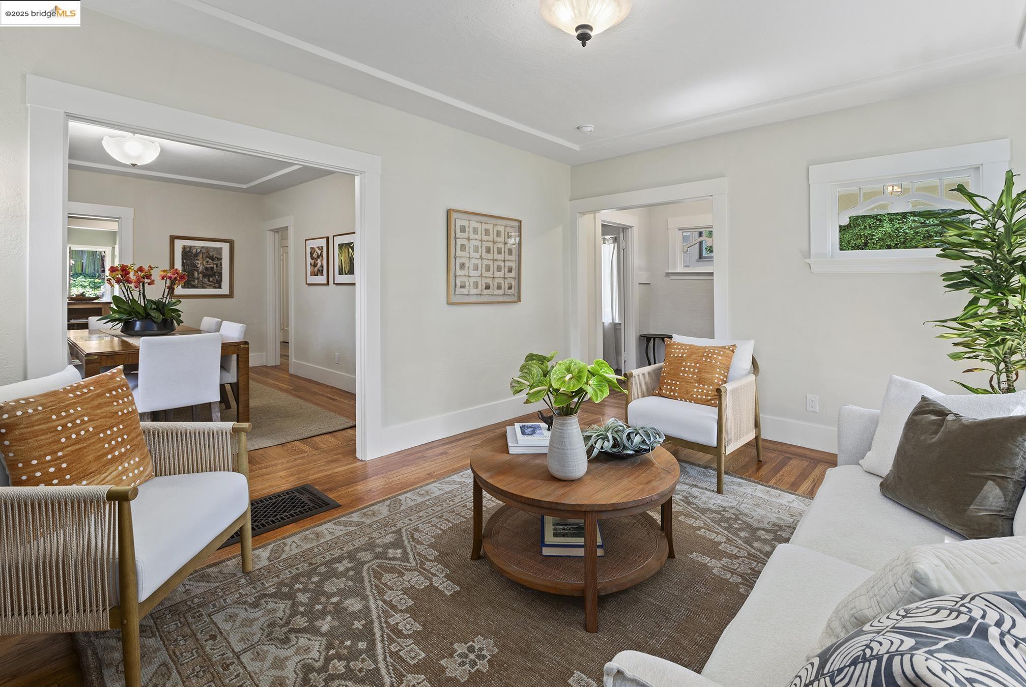 Detail Gallery Image 8 of 60 For 1081 Keith Ave, Berkeley,  CA 94708 - 3 Beds | 2 Baths