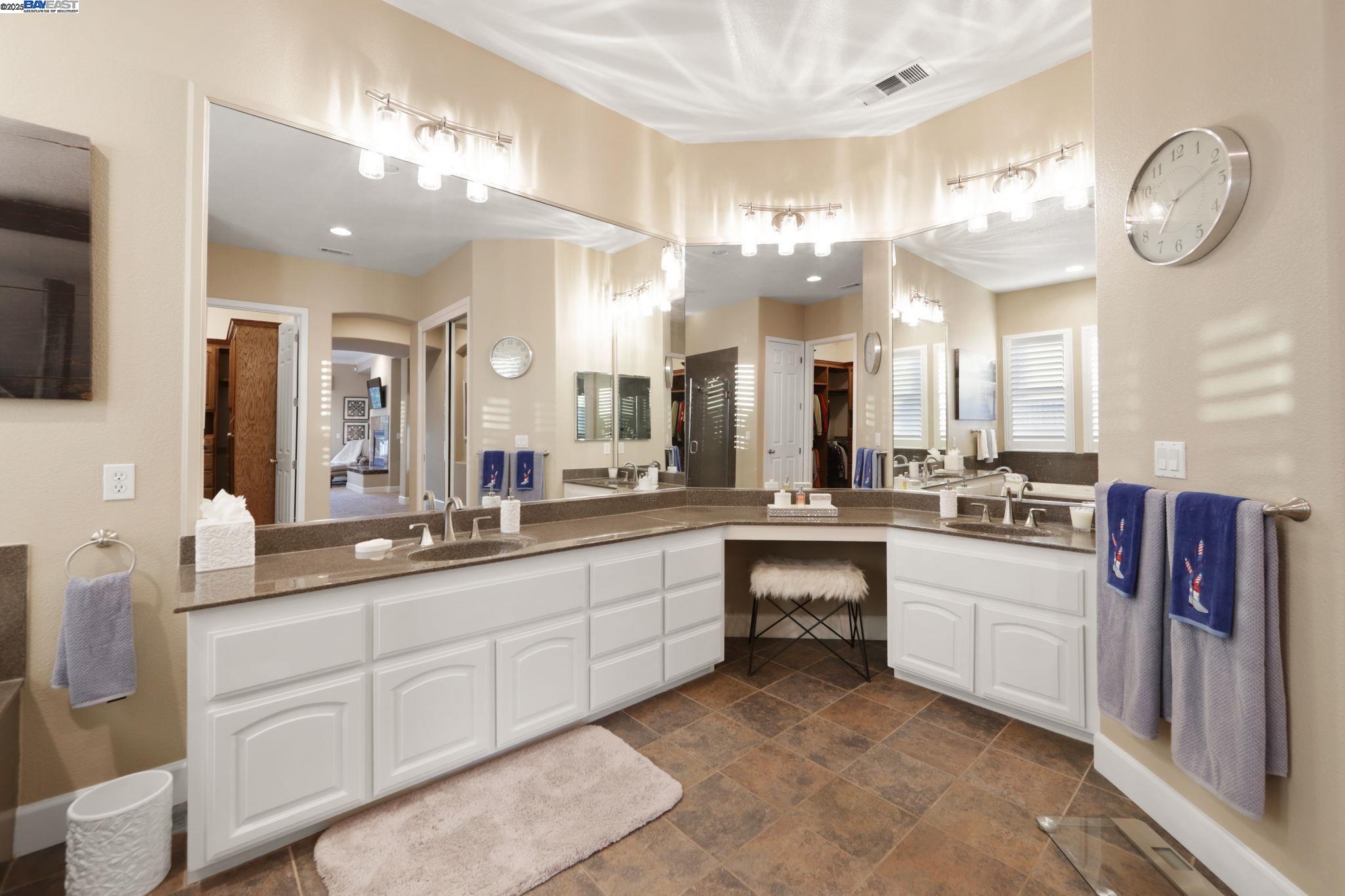 Detail Gallery Image 15 of 39 For 1901 Newport Dr, Discovery Bay,  CA 94505 - 3 Beds | 3/1 Baths