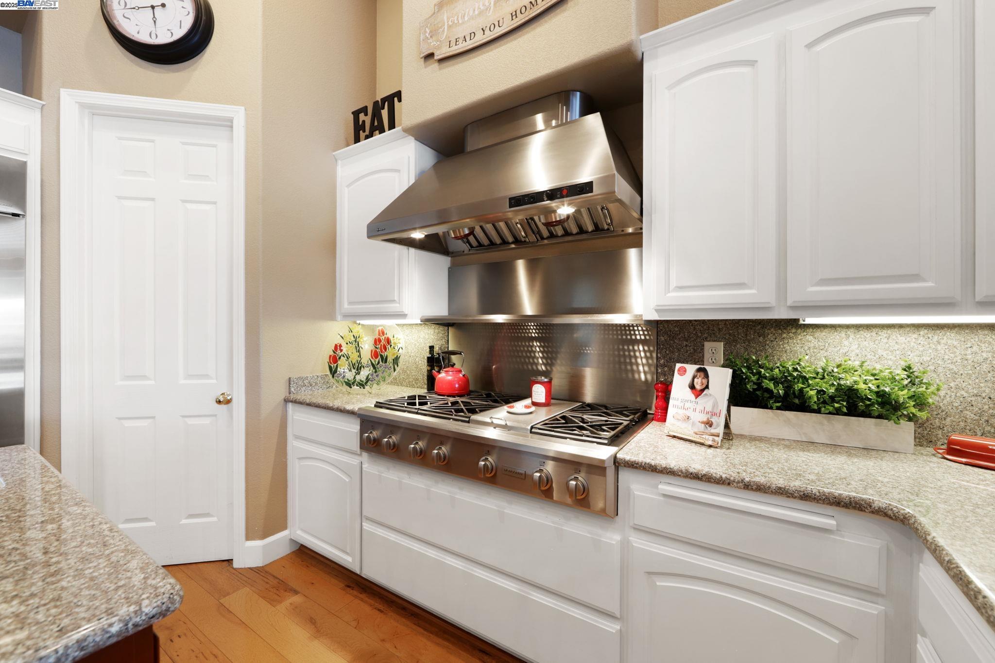 Detail Gallery Image 3 of 39 For 1901 Newport Dr, Discovery Bay,  CA 94505 - 3 Beds | 3/1 Baths