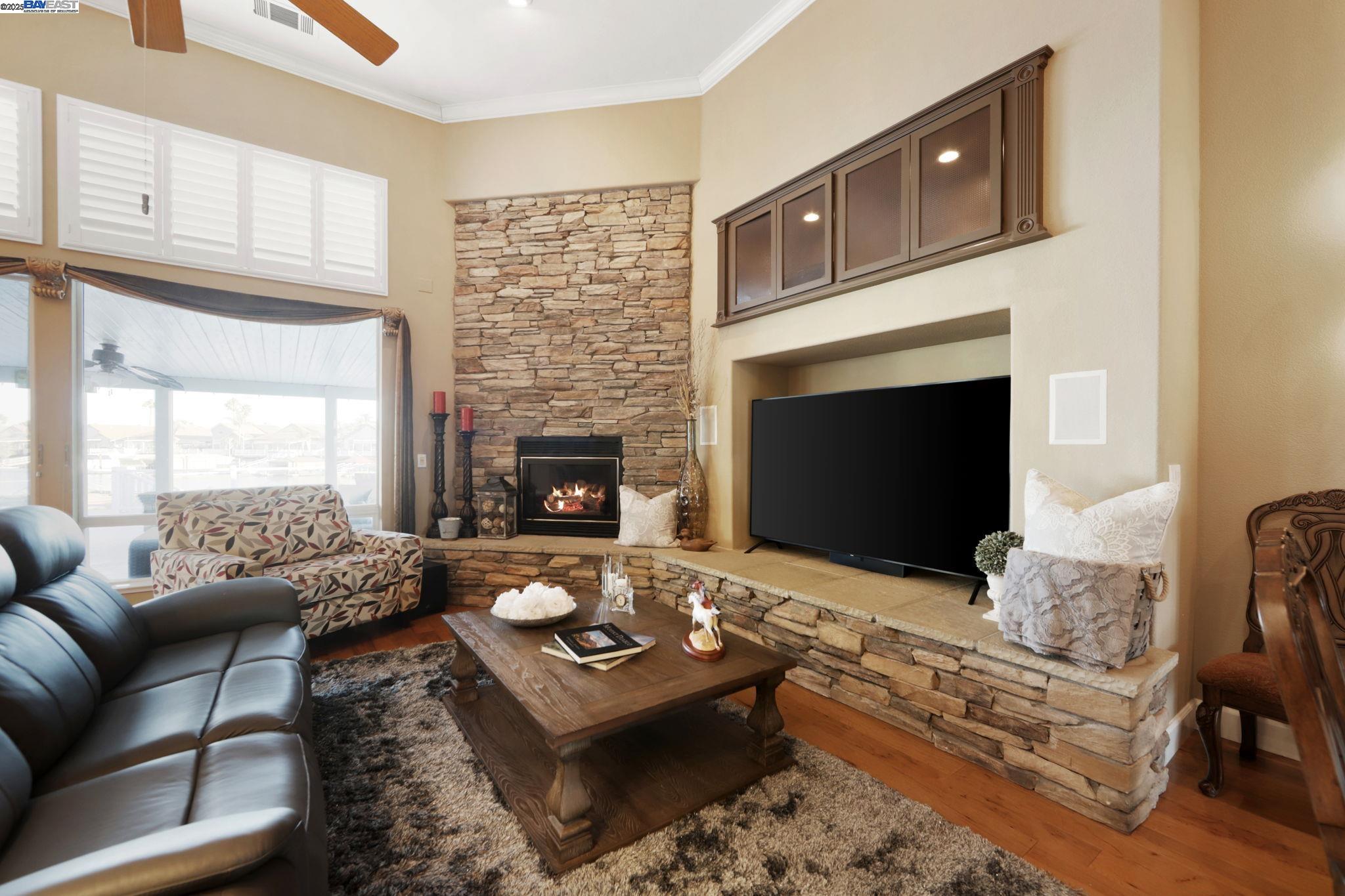 Detail Gallery Image 8 of 39 For 1901 Newport Dr, Discovery Bay,  CA 94505 - 3 Beds | 3/1 Baths