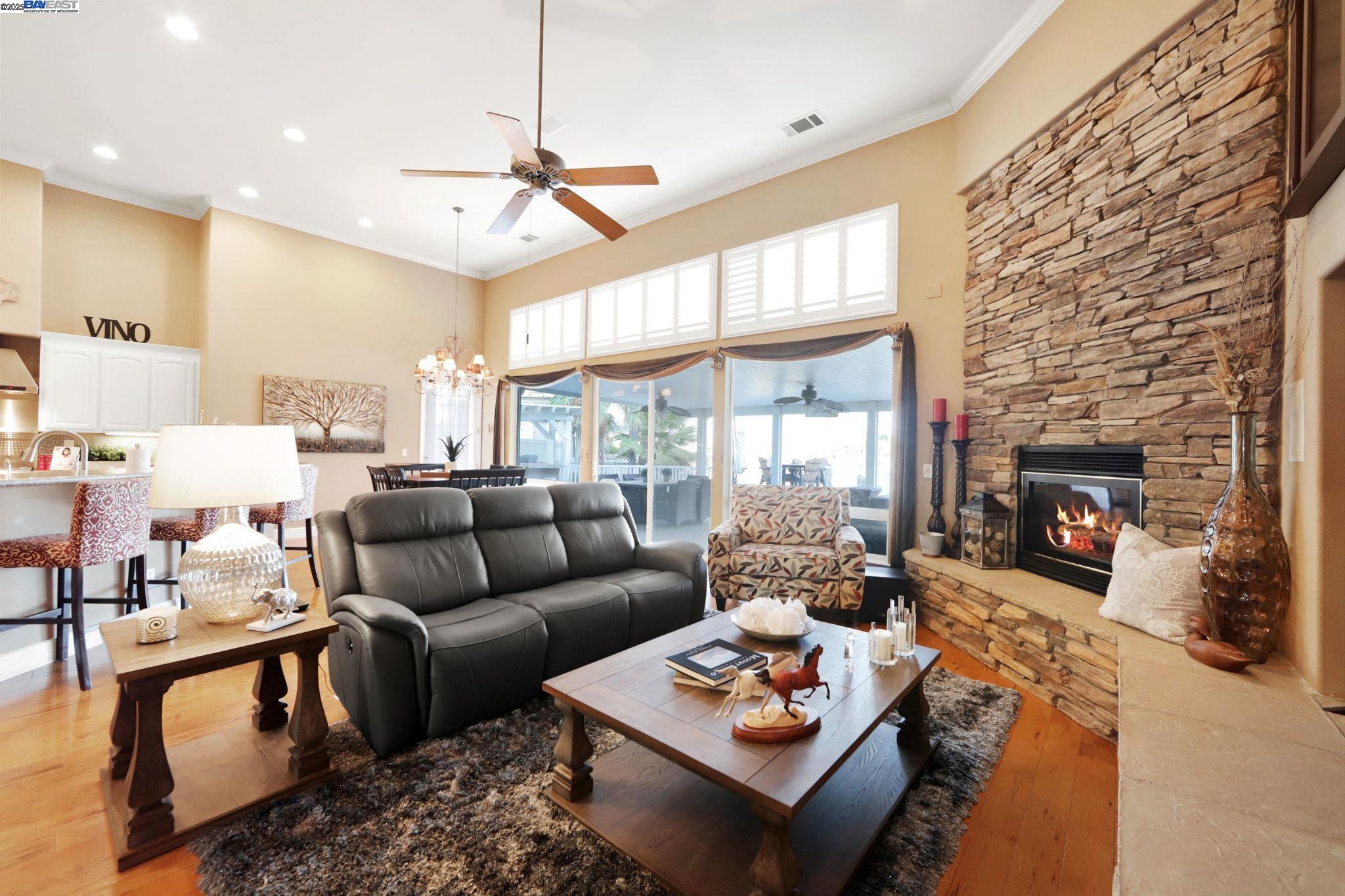 Detail Gallery Image 9 of 39 For 1901 Newport Dr, Discovery Bay,  CA 94505 - 3 Beds | 3/1 Baths