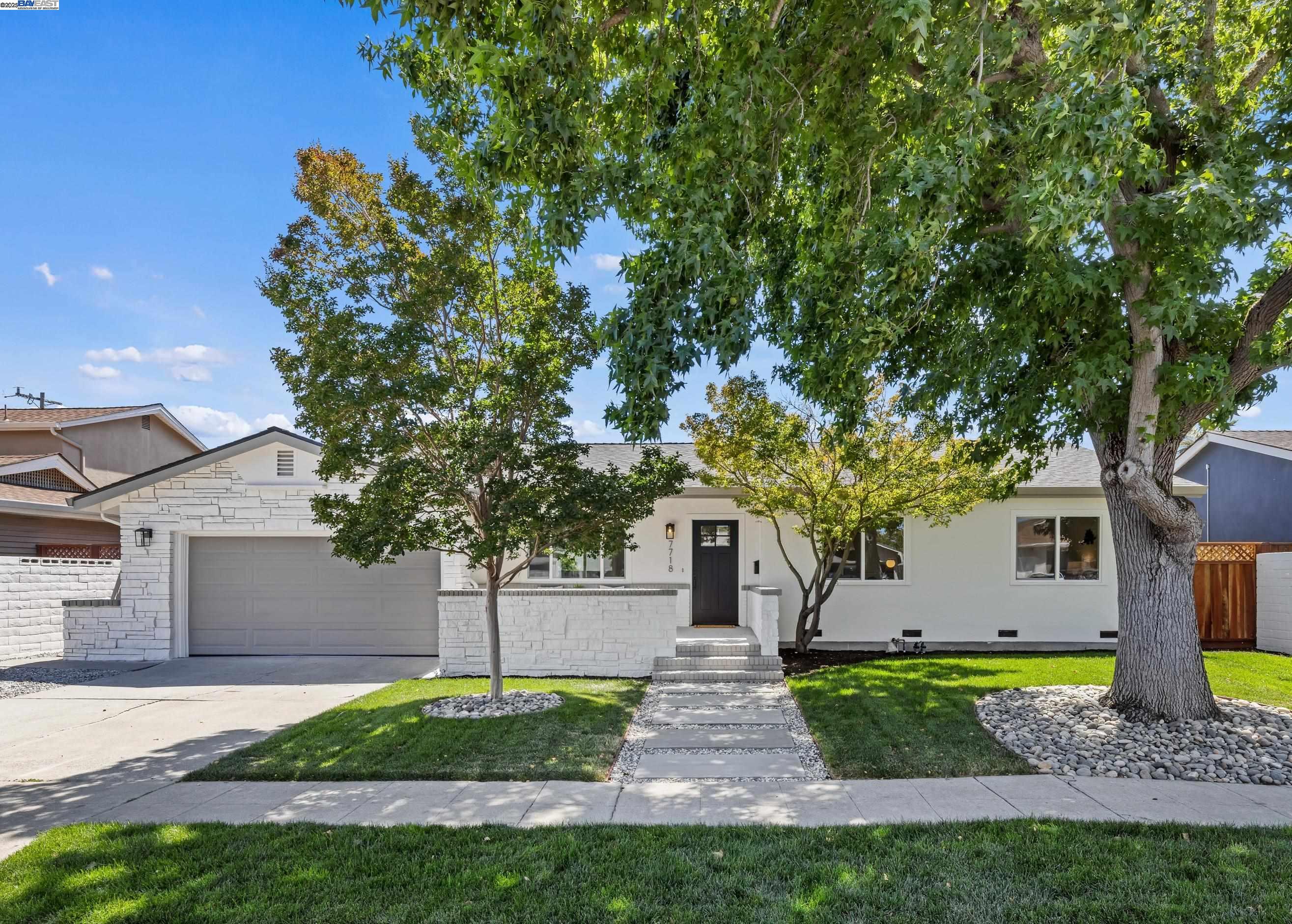 Detail Gallery Image 2 of 39 For 7718 Millbrook Ave, Dublin,  CA 94568 - 4 Beds | 2 Baths