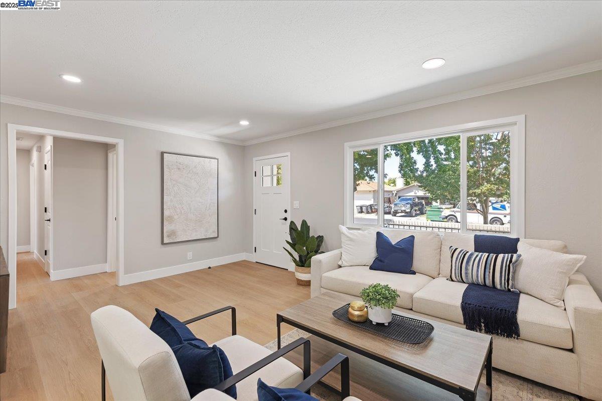 Detail Gallery Image 12 of 39 For 7718 Millbrook Ave, Dublin,  CA 94568 - 4 Beds | 2 Baths