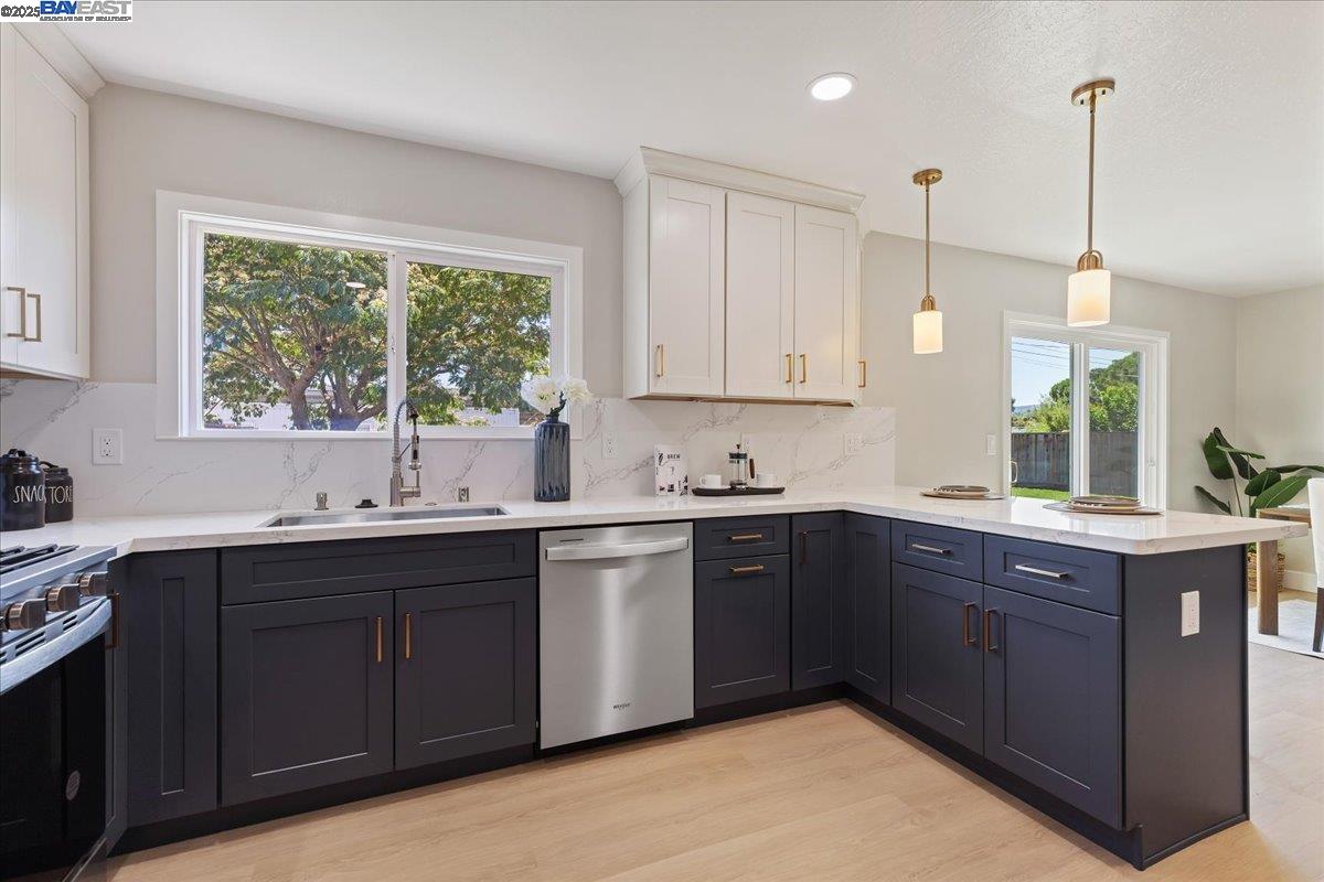 Detail Gallery Image 17 of 39 For 7718 Millbrook Ave, Dublin,  CA 94568 - 4 Beds | 2 Baths