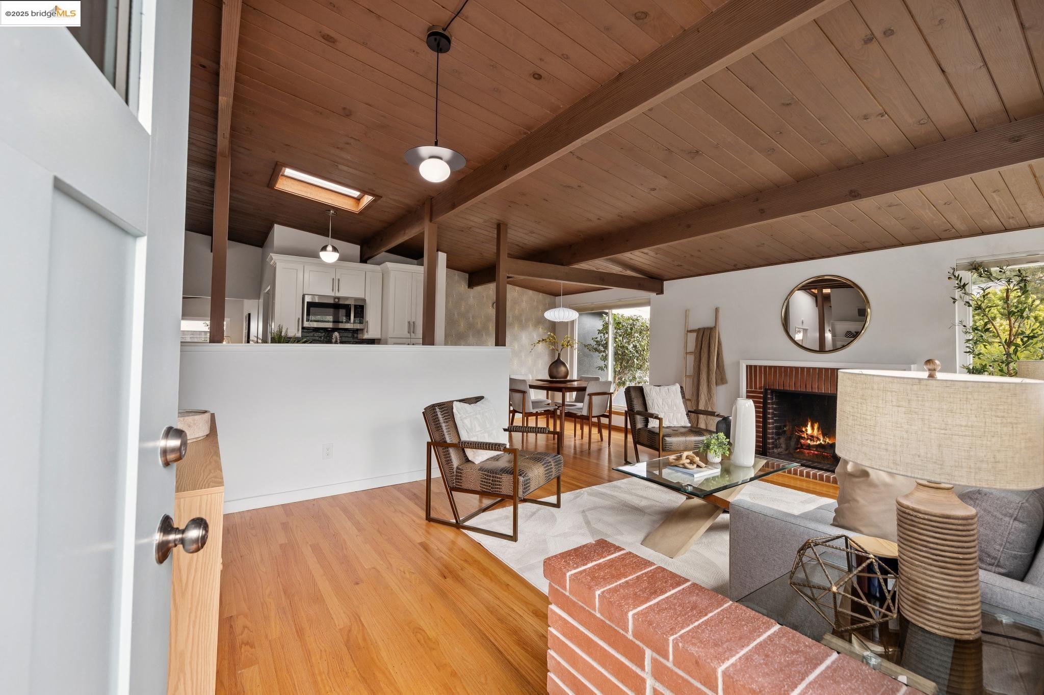 Detail Gallery Image 2 of 52 For 7827 Potrero Ave, El Cerrito,  CA 94530 - 3 Beds | 2 Baths
