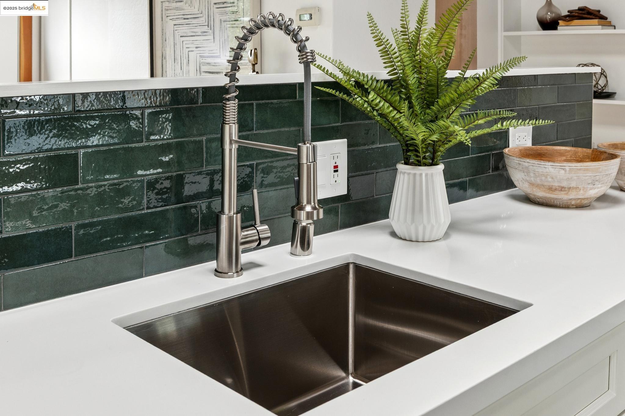 Detail Gallery Image 13 of 52 For 7827 Potrero Ave, El Cerrito,  CA 94530 - 3 Beds | 2 Baths