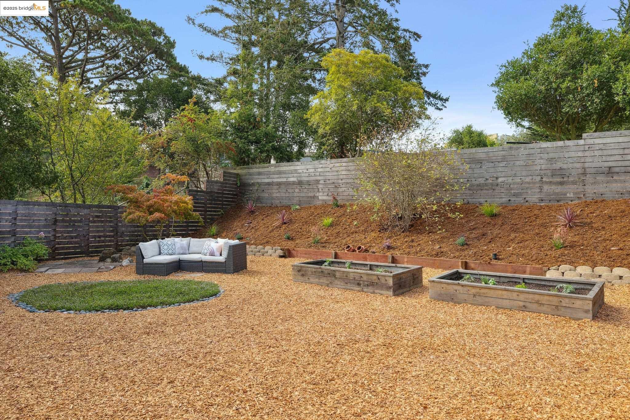 Detail Gallery Image 25 of 52 For 7827 Potrero Ave, El Cerrito,  CA 94530 - 3 Beds | 2 Baths