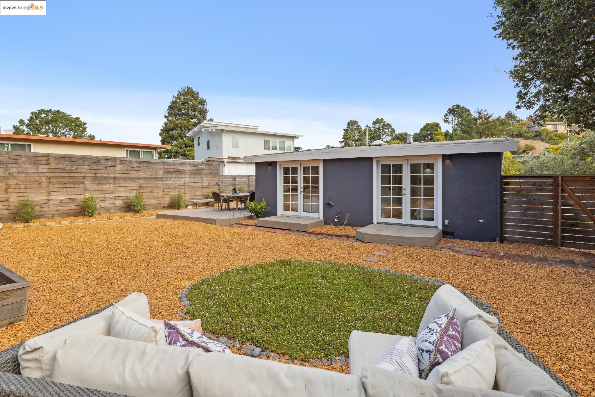 Detail Gallery Image 27 of 52 For 7827 Potrero Ave, El Cerrito,  CA 94530 - 3 Beds | 2 Baths