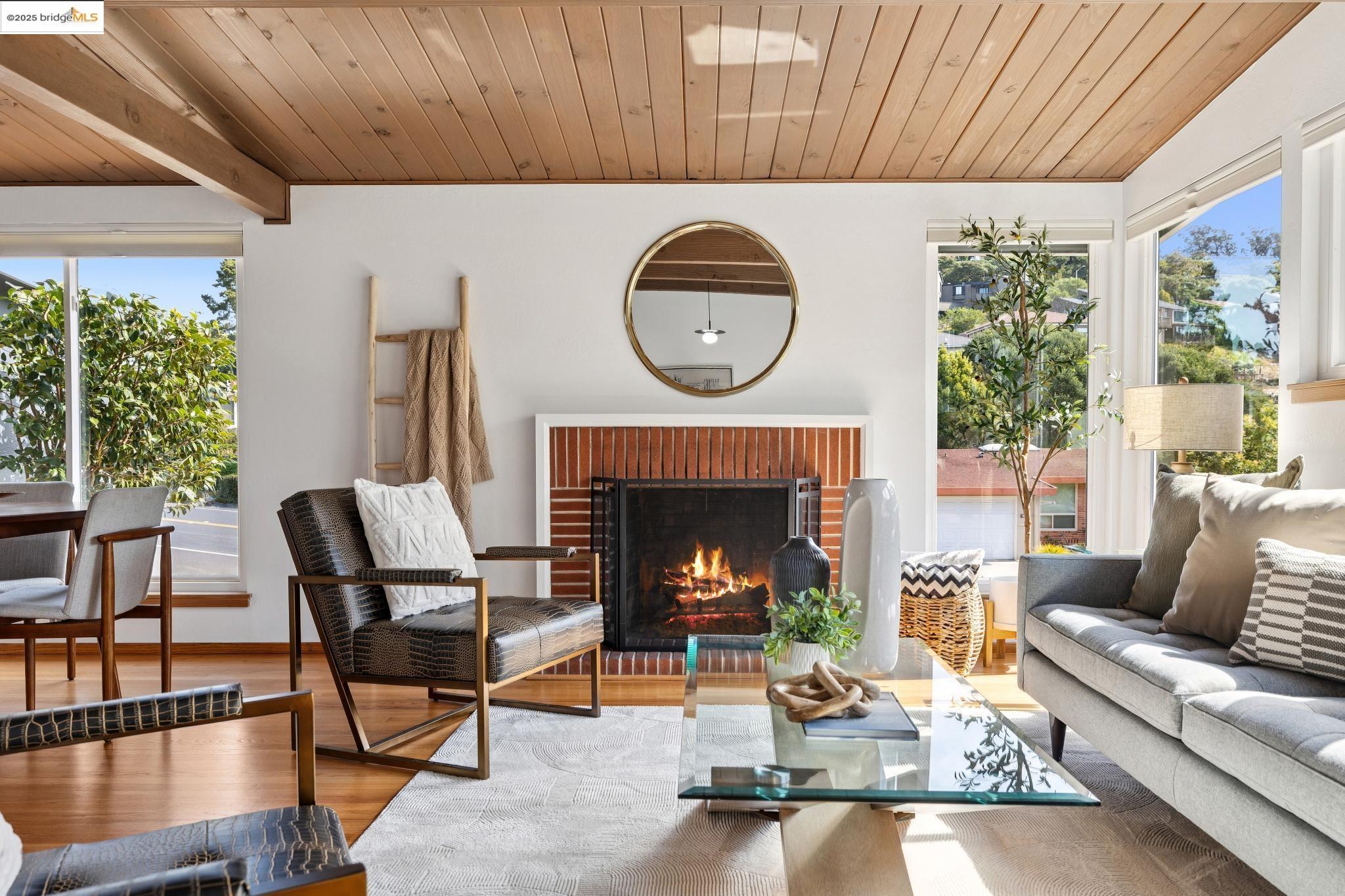 Detail Gallery Image 4 of 52 For 7827 Potrero Ave, El Cerrito,  CA 94530 - 3 Beds | 2 Baths